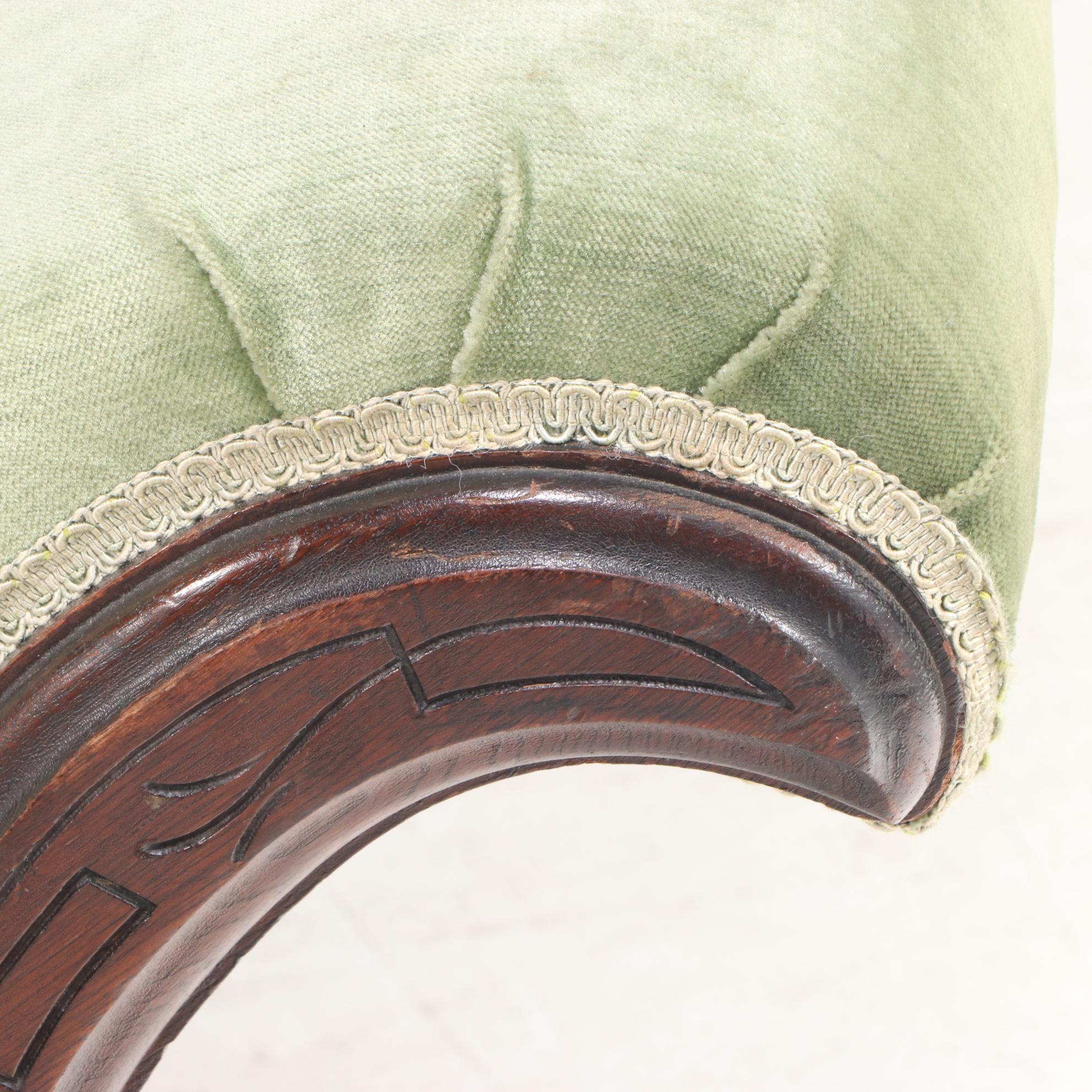 Victorian Walnut and Burl Walnut Chaise Longue, Late 19th Century