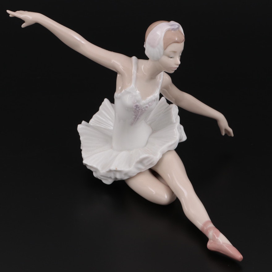 Lladró "Swan Ballet" Porcelain Figurine Designed by José Luis Alvarez