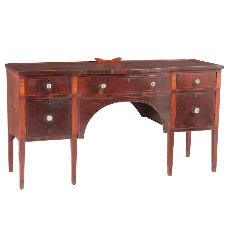 Federal Mahogany Sideboard in the Hepplewhite Taste, Early 19th Century