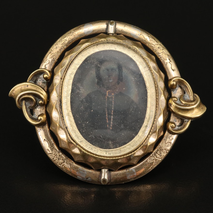 Victorian Daguerreotype Converter Mourning Brooch with Reversible Centerpiece