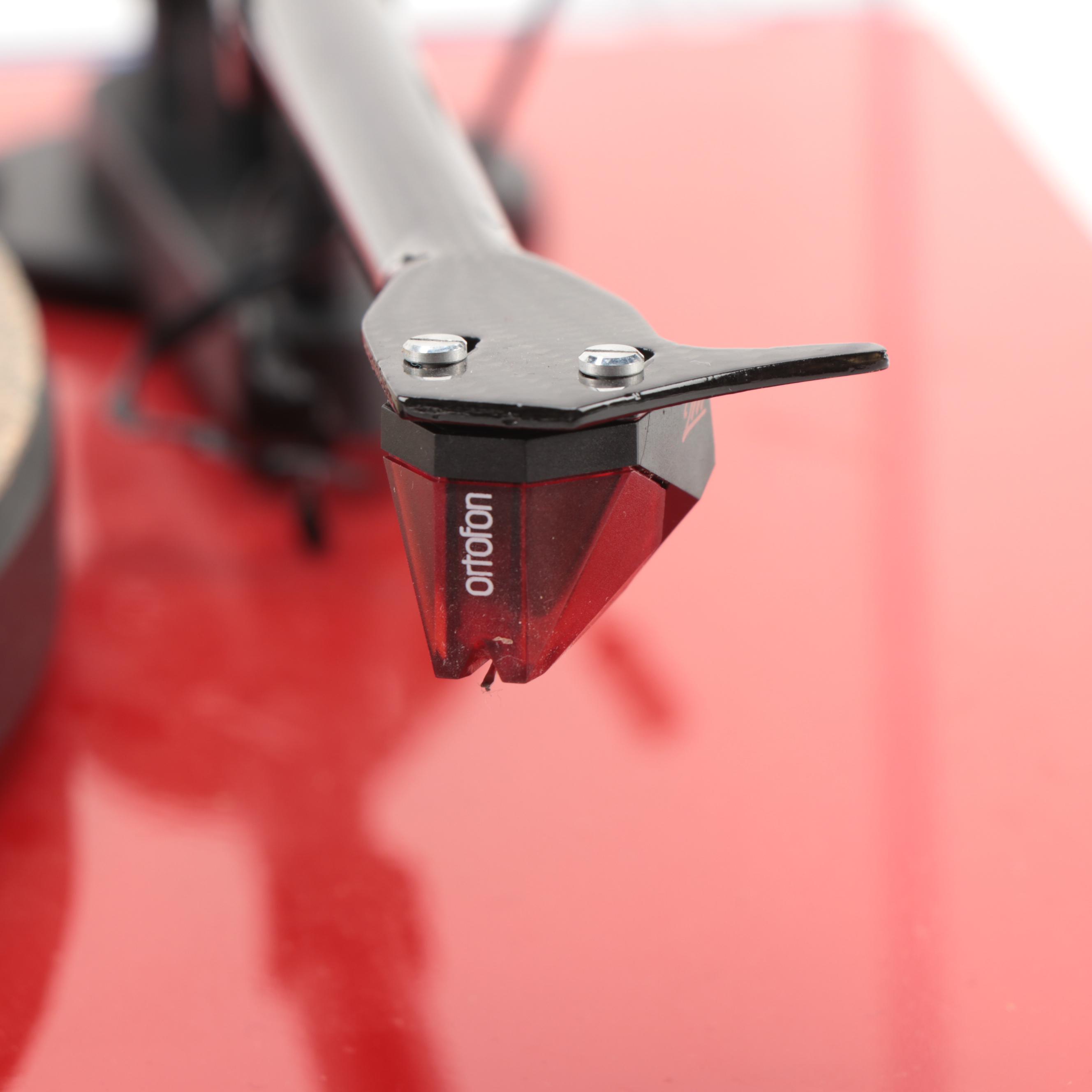 Pro-Ject TK69 Debut Carbon Stereo Turntable