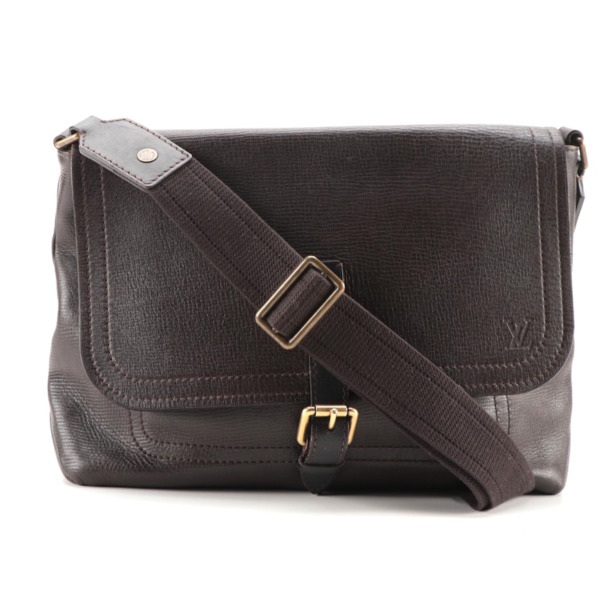 Louis Vuitton Omaha Messenger Bag in Coffee Brown Utah Leather