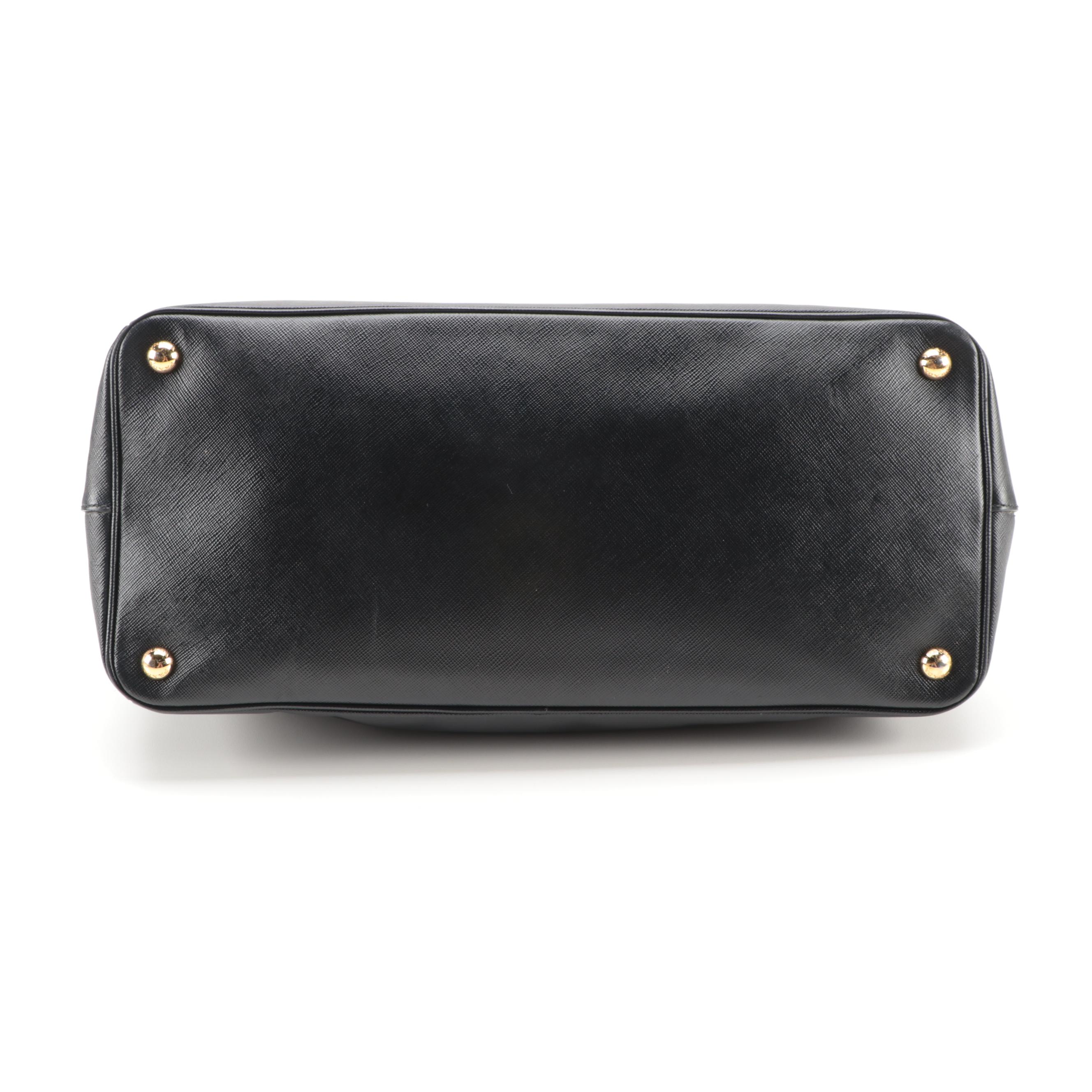Prada Large Tote Bag in Black Saffiano Leather