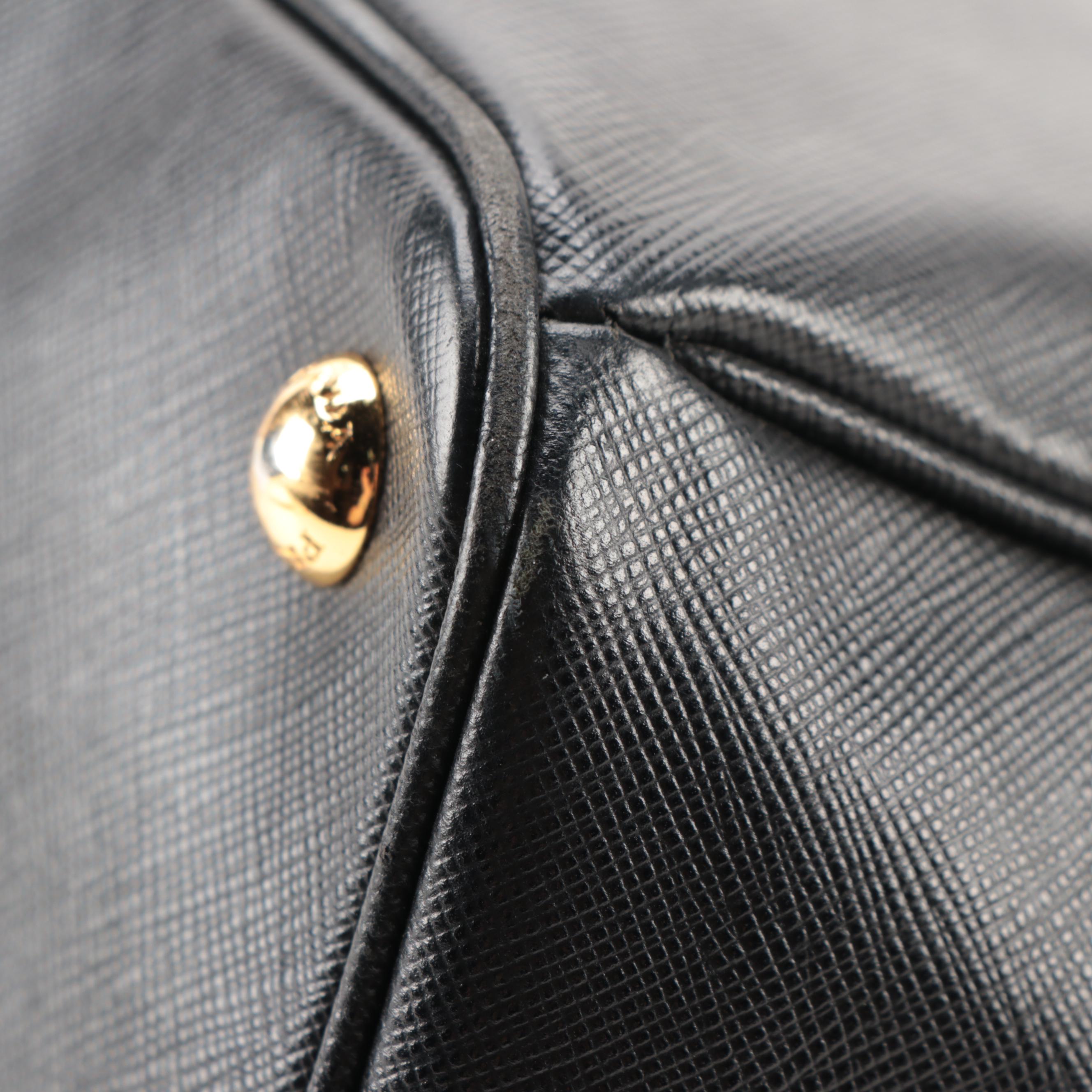 Prada Large Tote Bag in Black Saffiano Leather