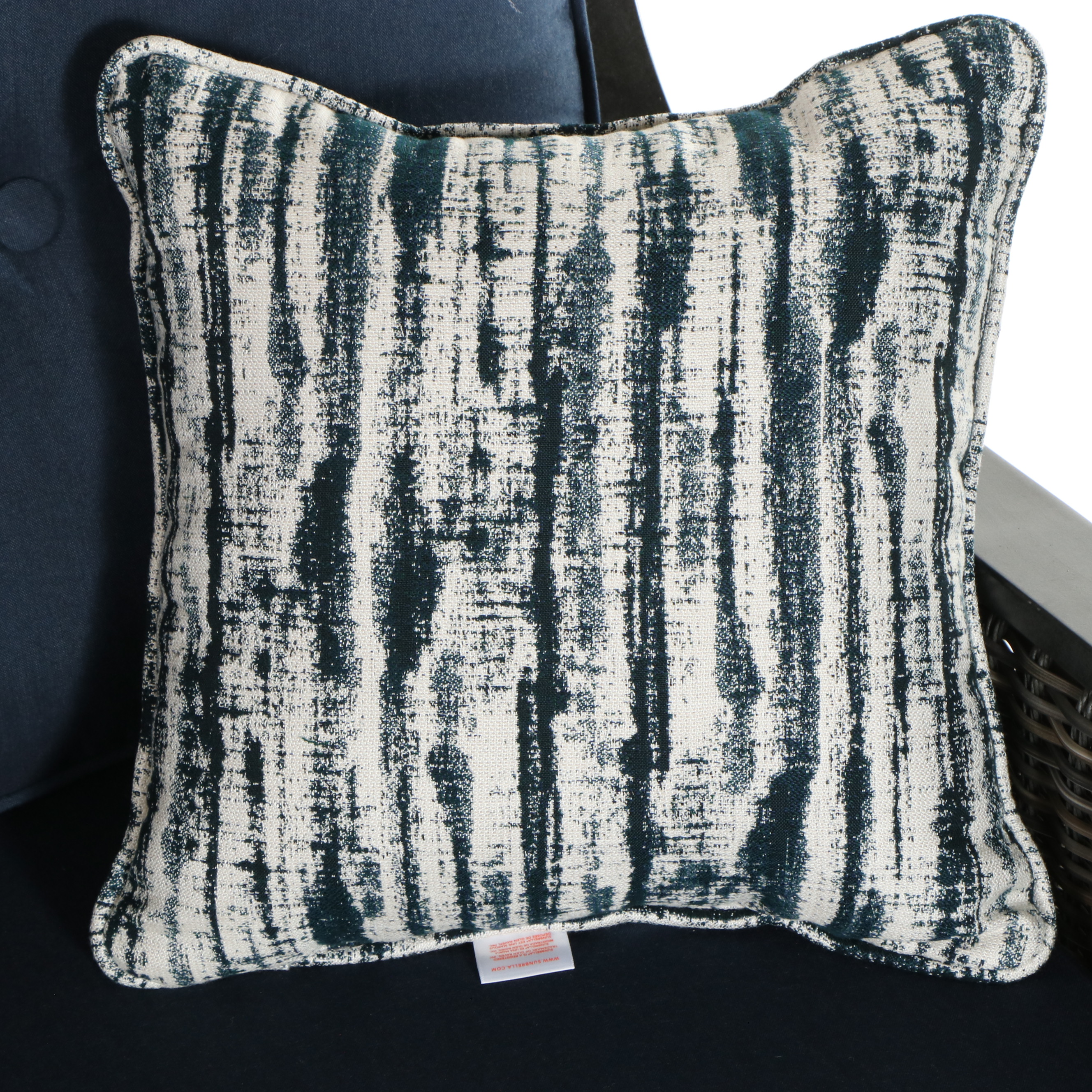 Agio Resin Wicker Upholstered Four-Piece Patio Lounge Set