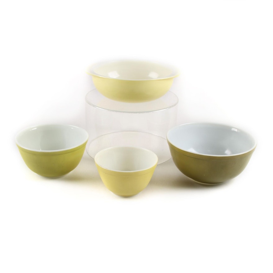 Pyrex "Pale Yellow" and Green Glass Nesting Bowls, Mid-20th Century