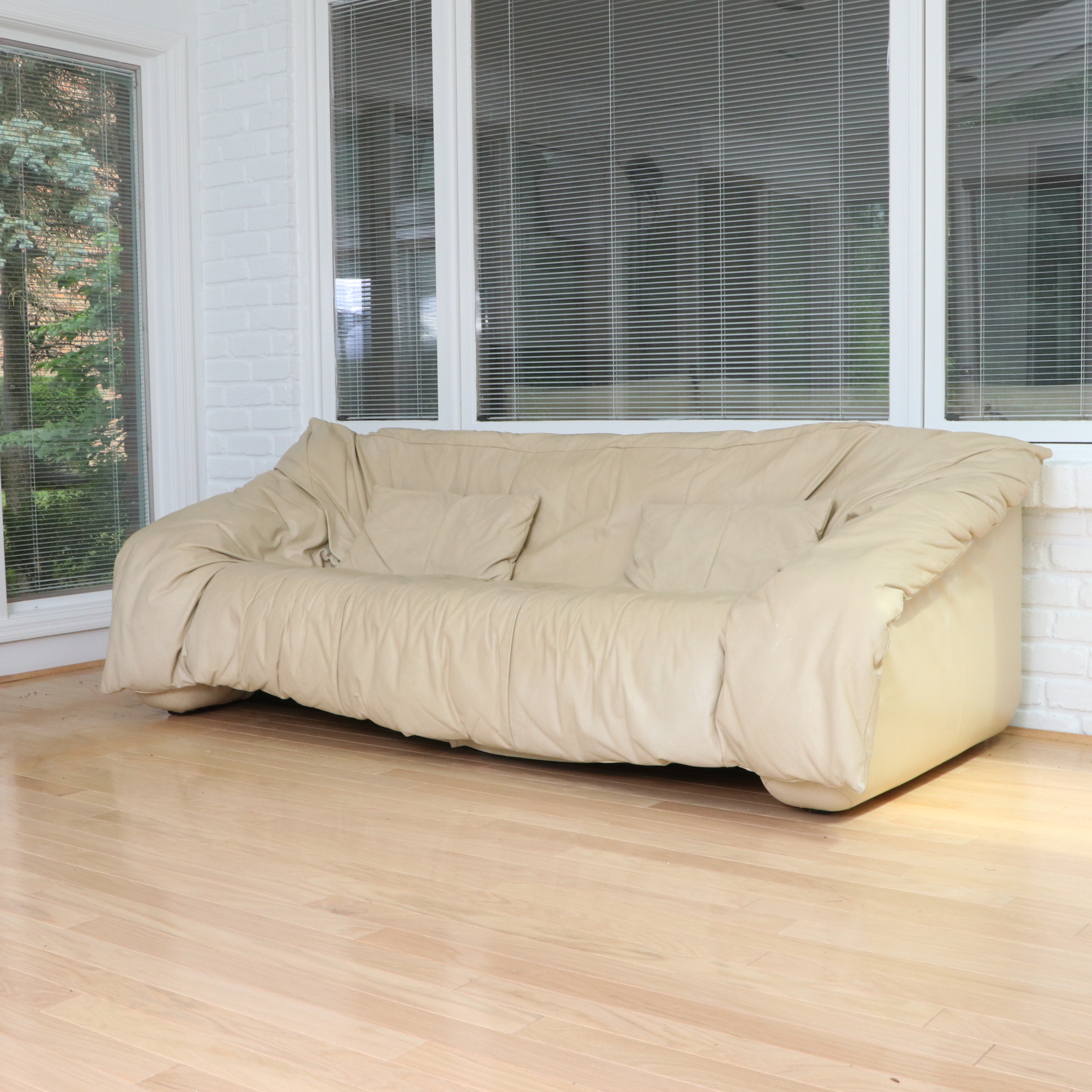 D'Urbino for Ligne Roset "Flou Flou" Postmodern Beige Leather Sofa, 1980s