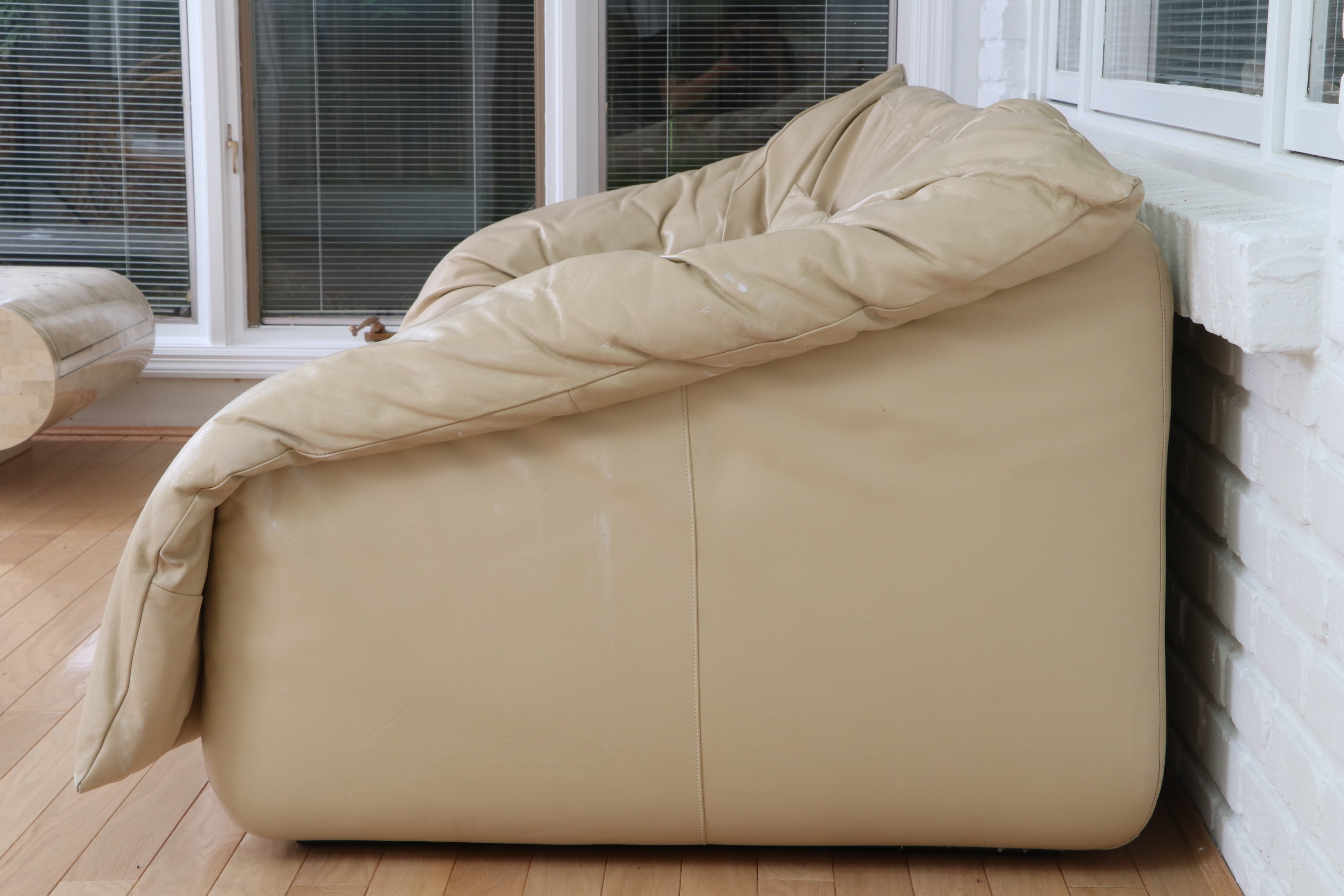 D'Urbino for Ligne Roset "Flou Flou" Postmodern Beige Leather Sofa, 1980s