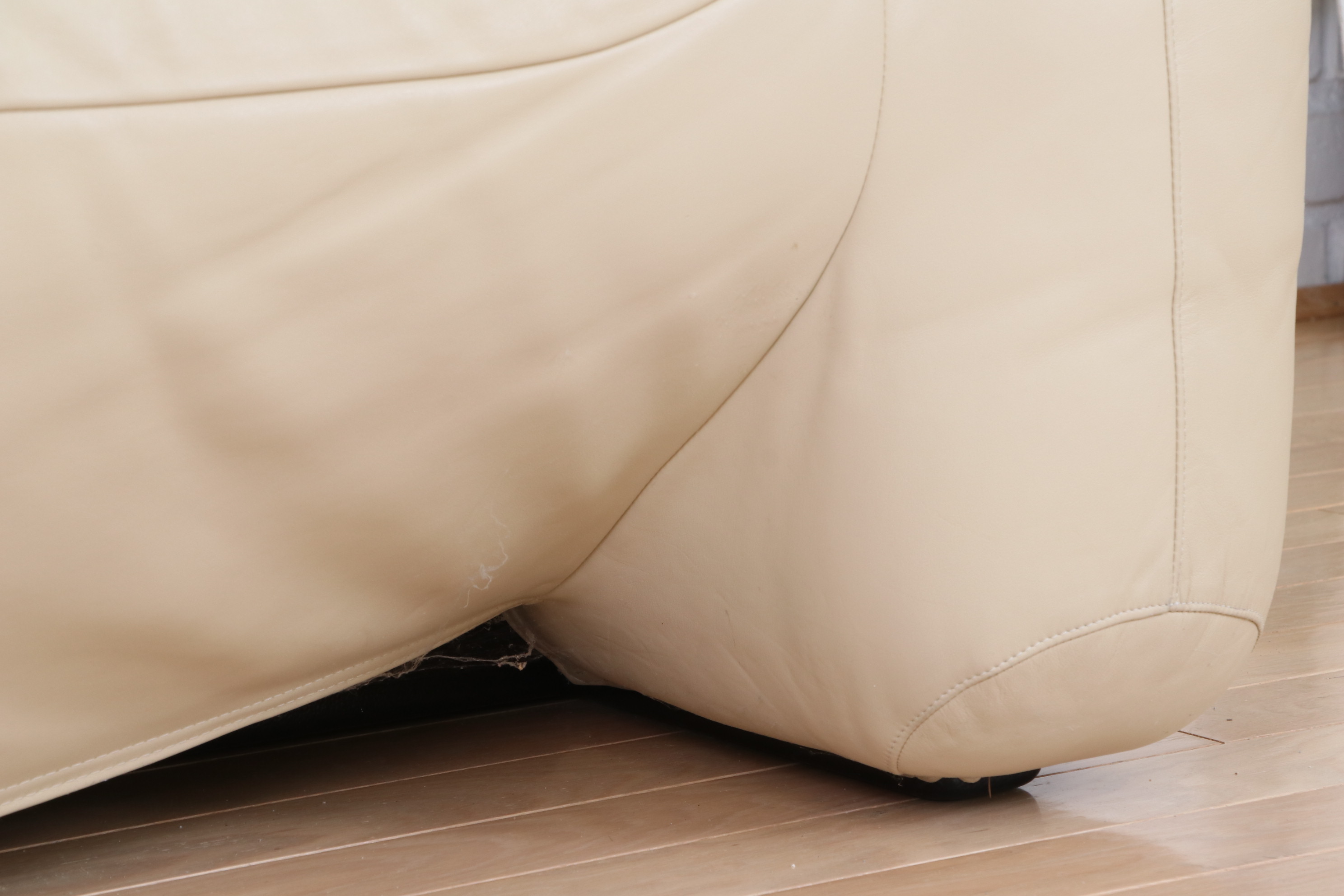 D'Urbino for Ligne Roset "Flou Flou" Postmodern Beige Leather Sofa, 1980s