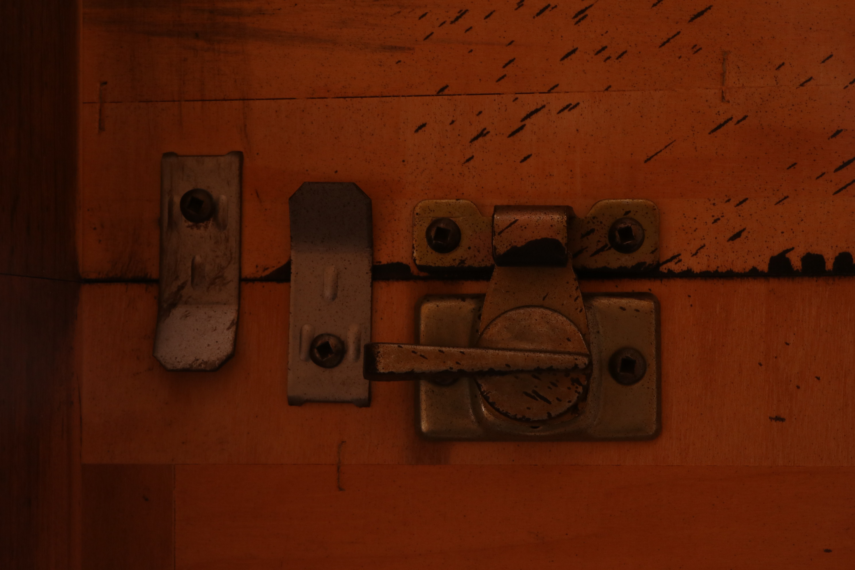 Drexel-Heritage "Woodbriar II" Pecan Five-Piece Dining Set, 1980s