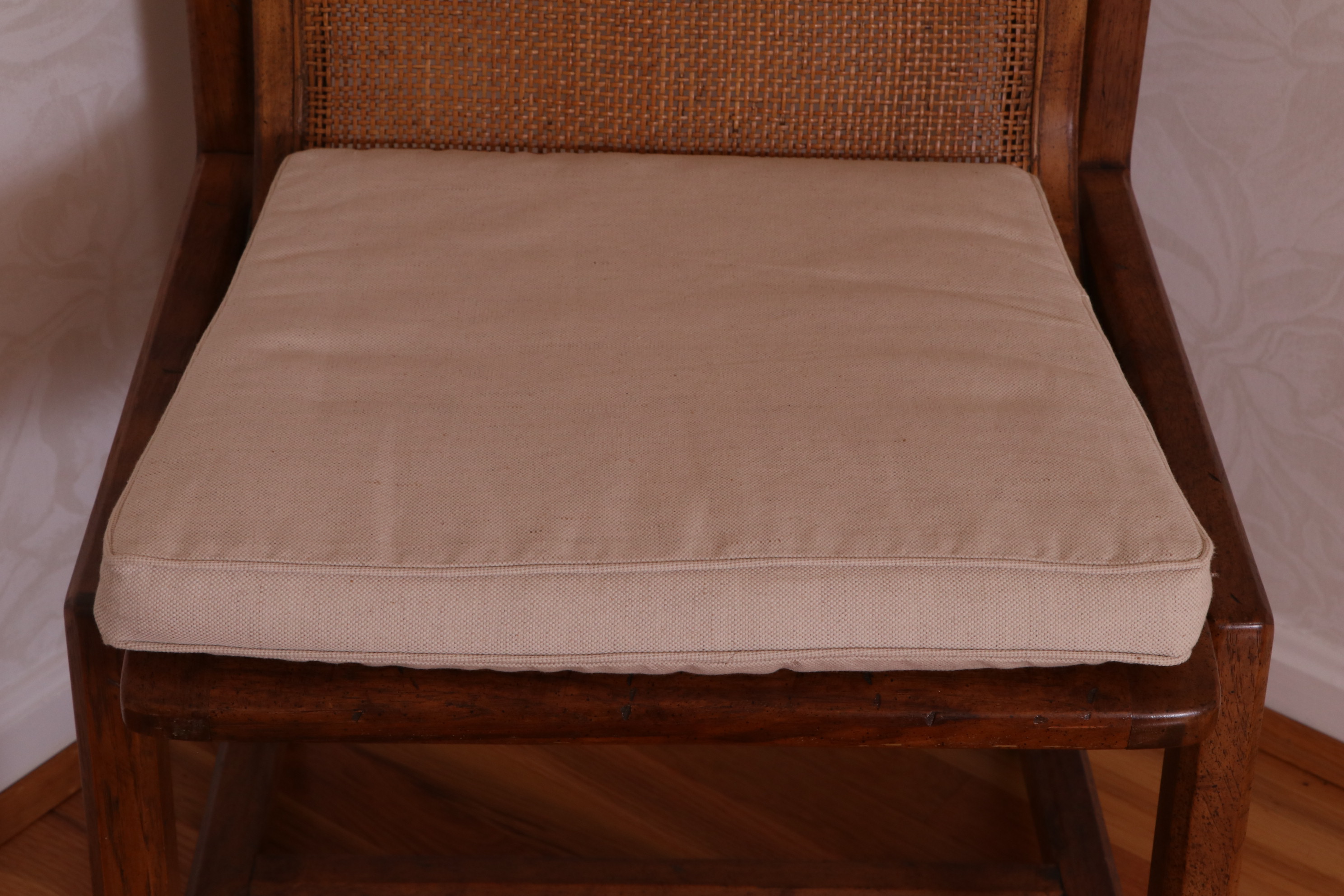 Drexel-Heritage "Woodbriar II" Pecan Five-Piece Dining Set, 1980s