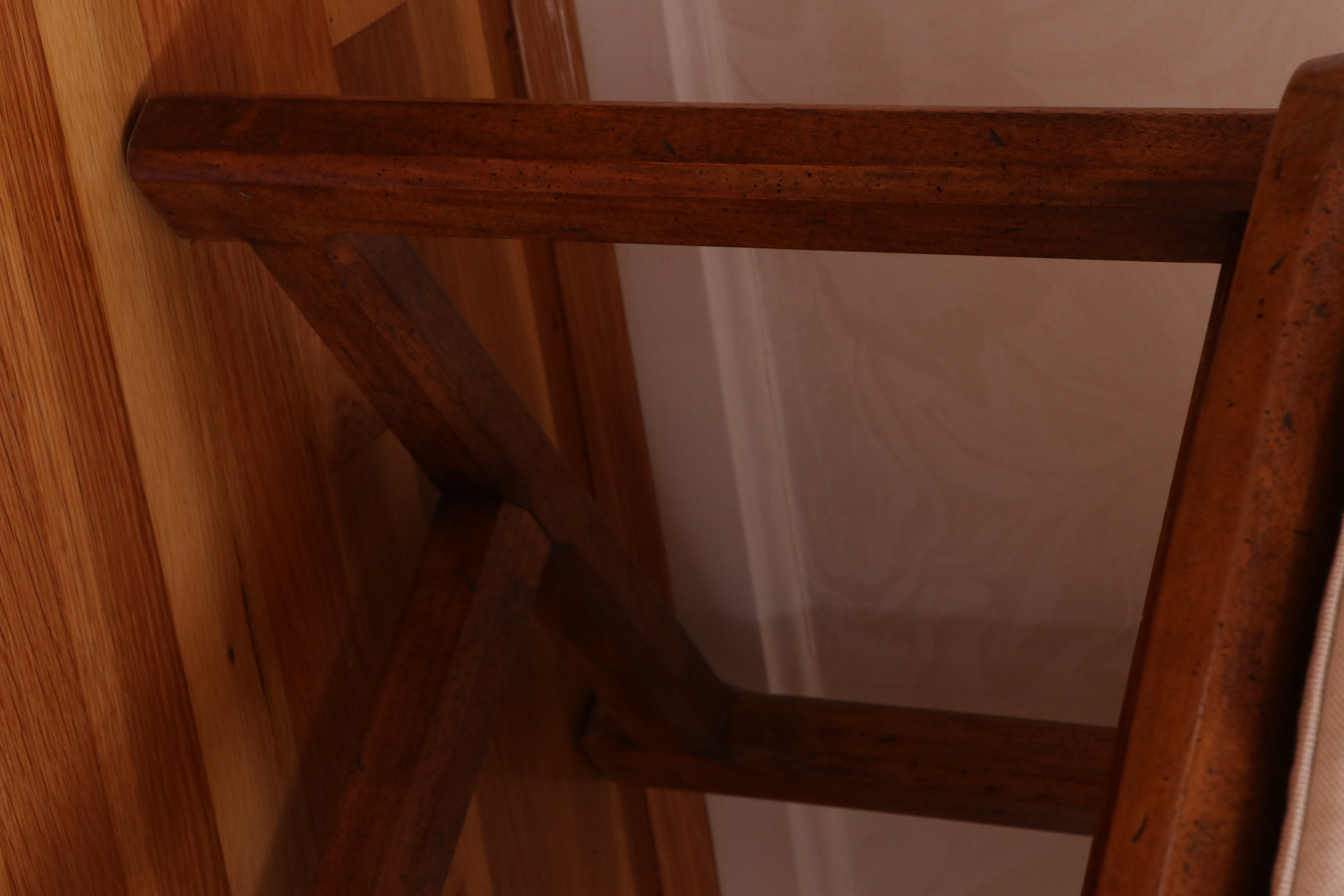 Drexel-Heritage "Woodbriar II" Pecan Five-Piece Dining Set, 1980s