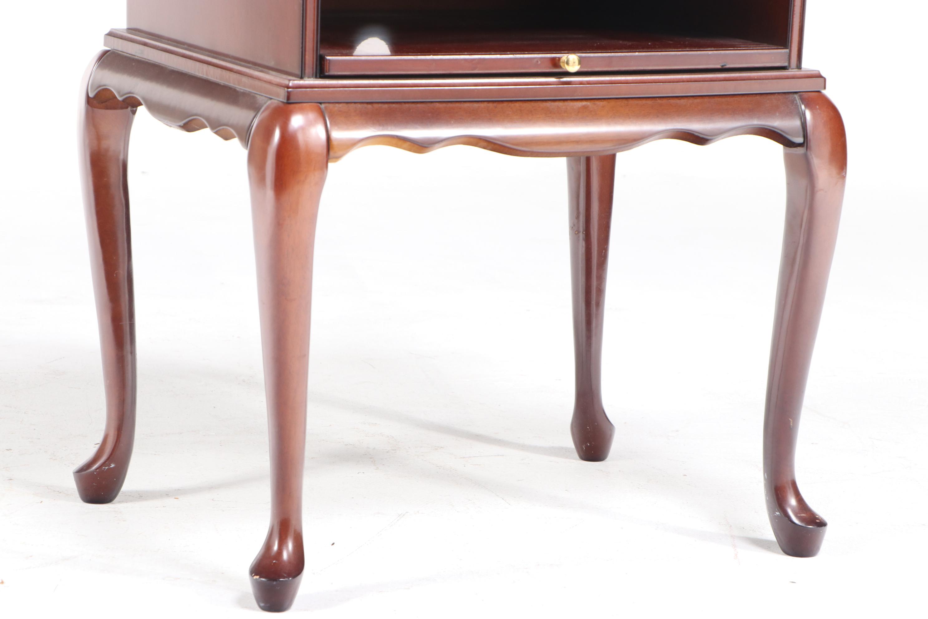 The Bombay Company Queen Anne Style Mahogany-Stained Side Table