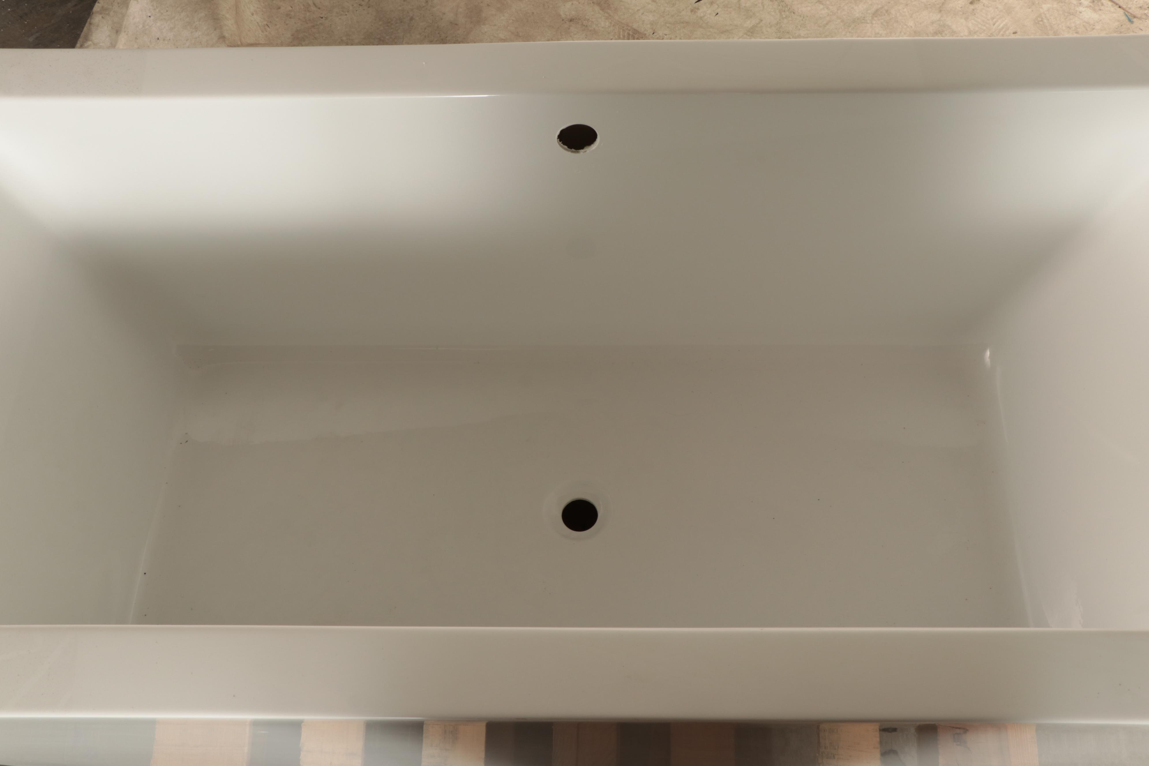 Contemporary 67" Acrylic Freestanding Bathtub