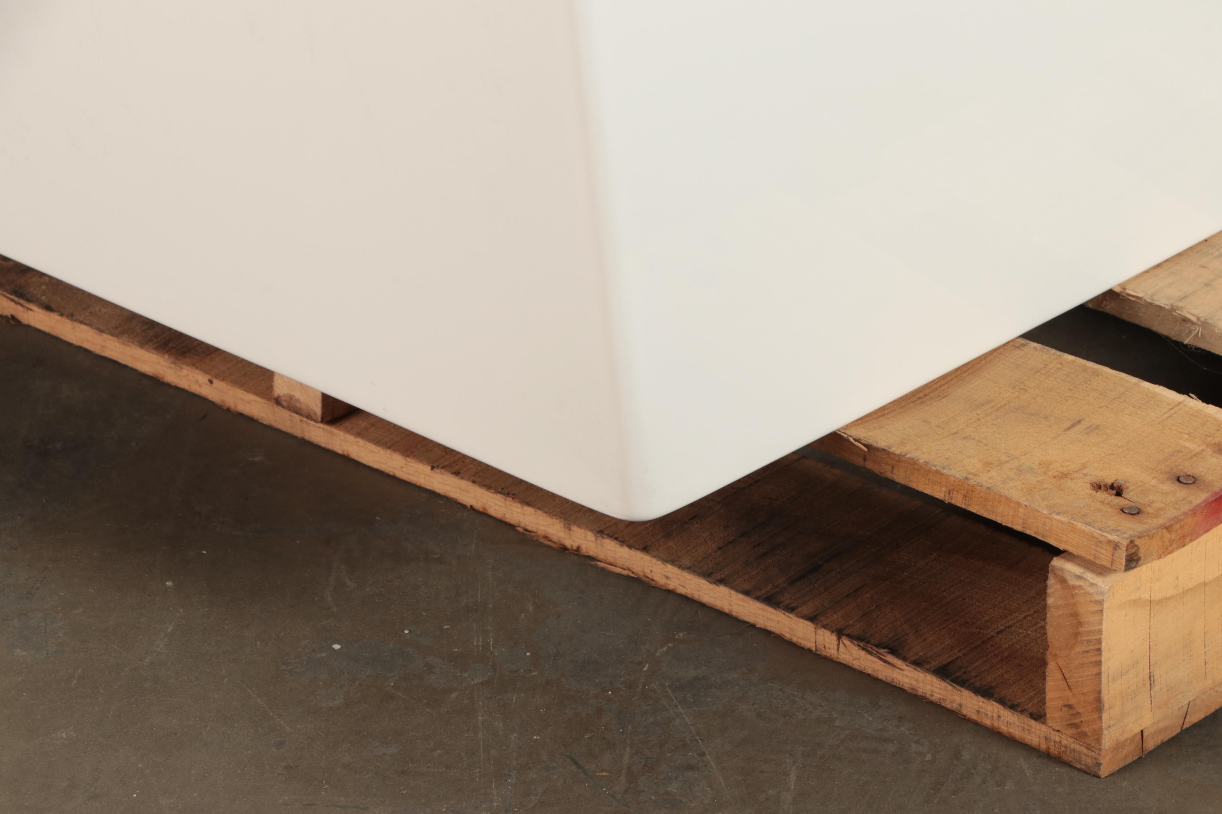 Contemporary 67" Acrylic Freestanding Bathtub