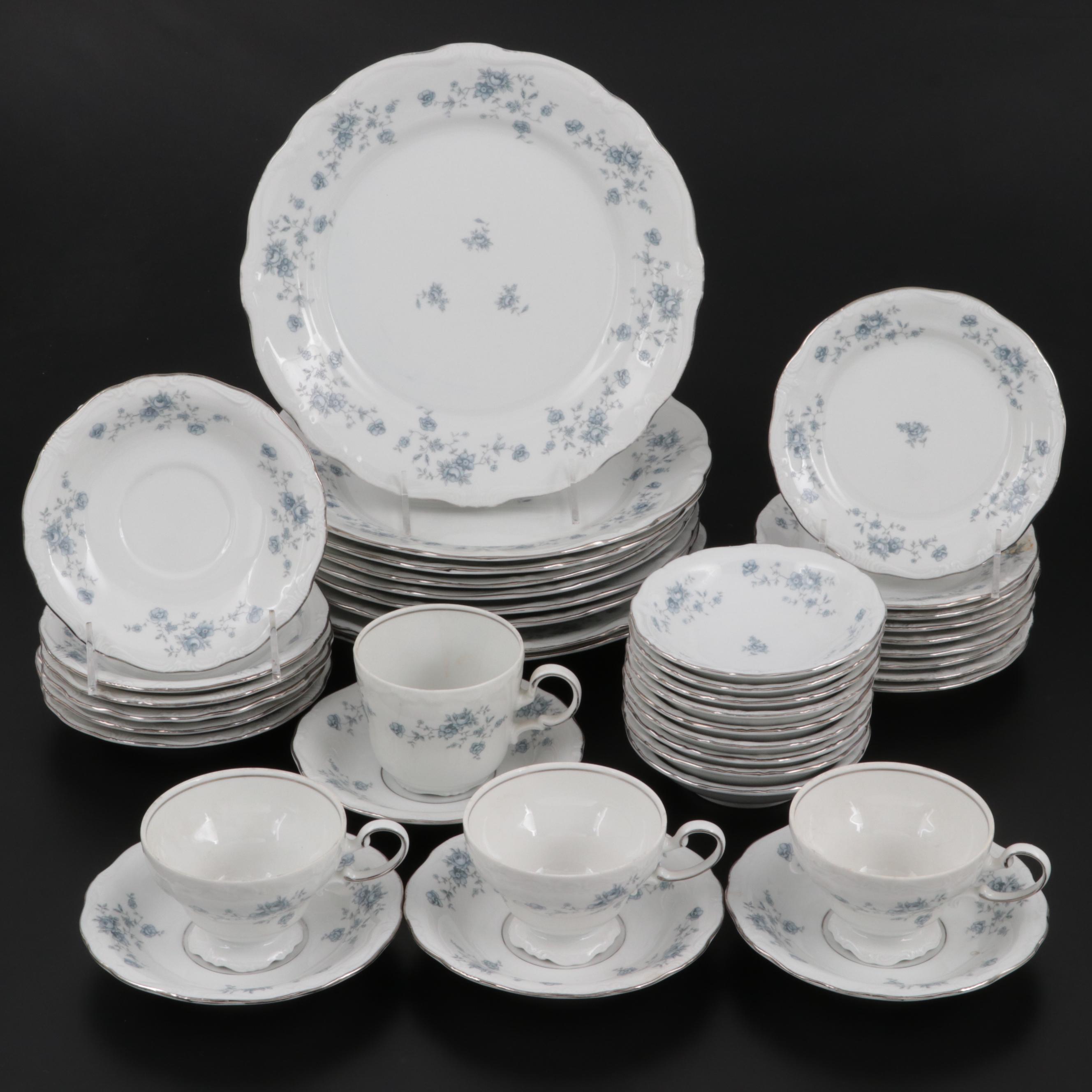Johann Haviland "Blue Garland" Porcelain Dinnerware, Mid to Late 20th Century