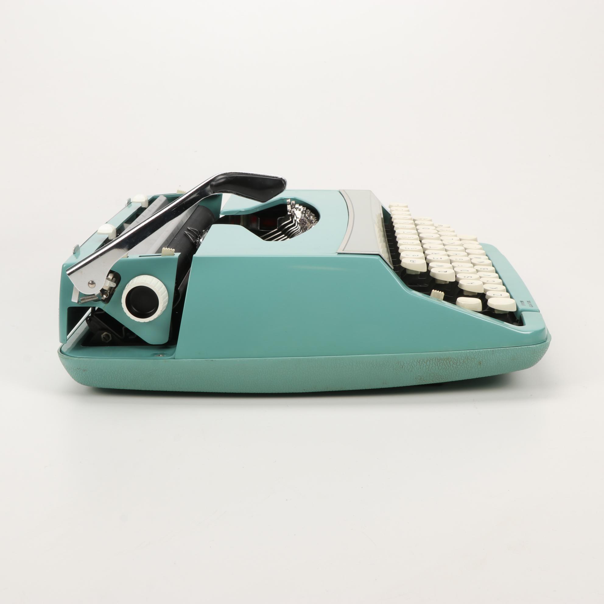 Smith-Corona Corsair Deluxe Portable Typewriter, 1970s