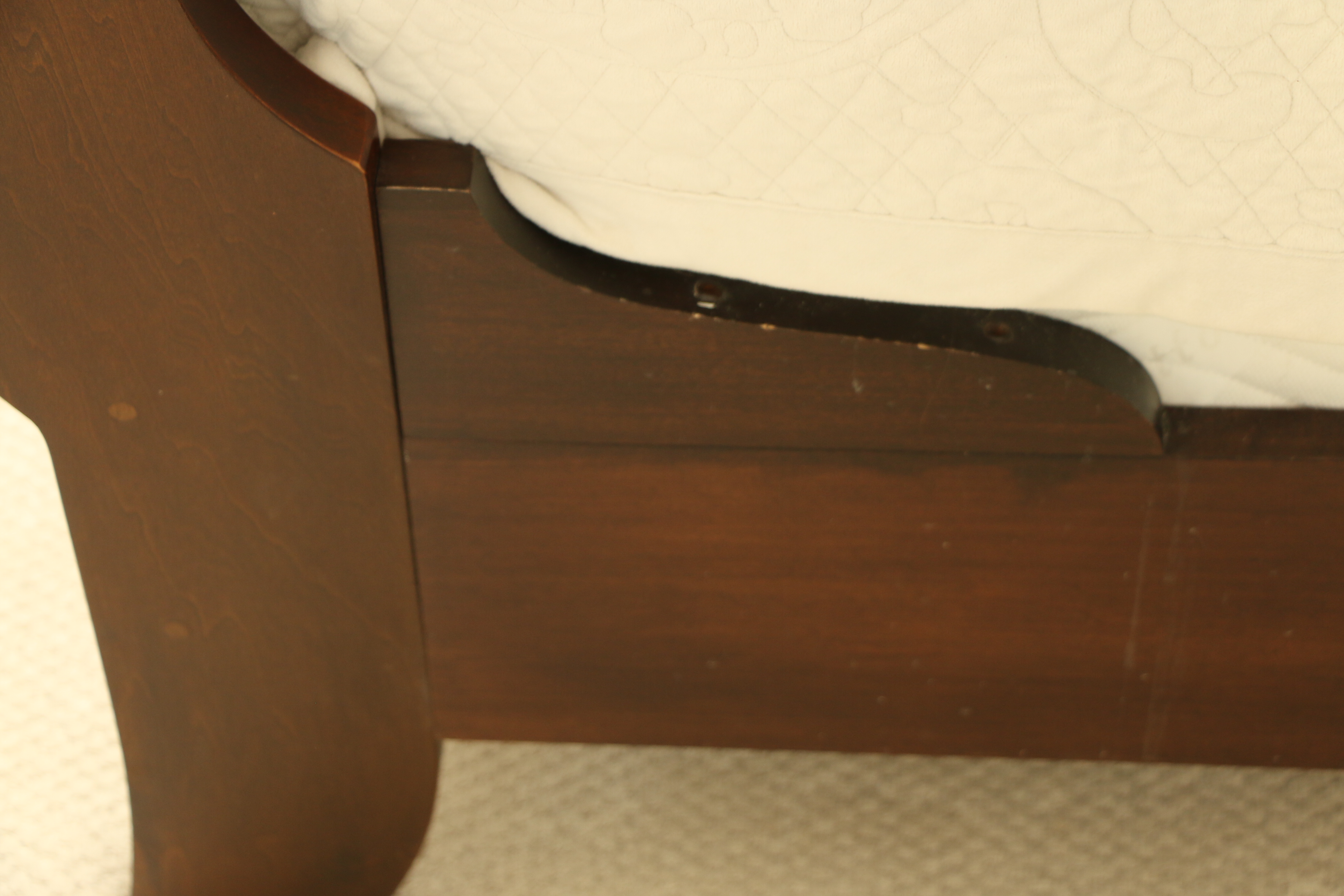 Broyhill Louis Philippe Style Mahogany-Stained King Sleigh Bed and Nightstands