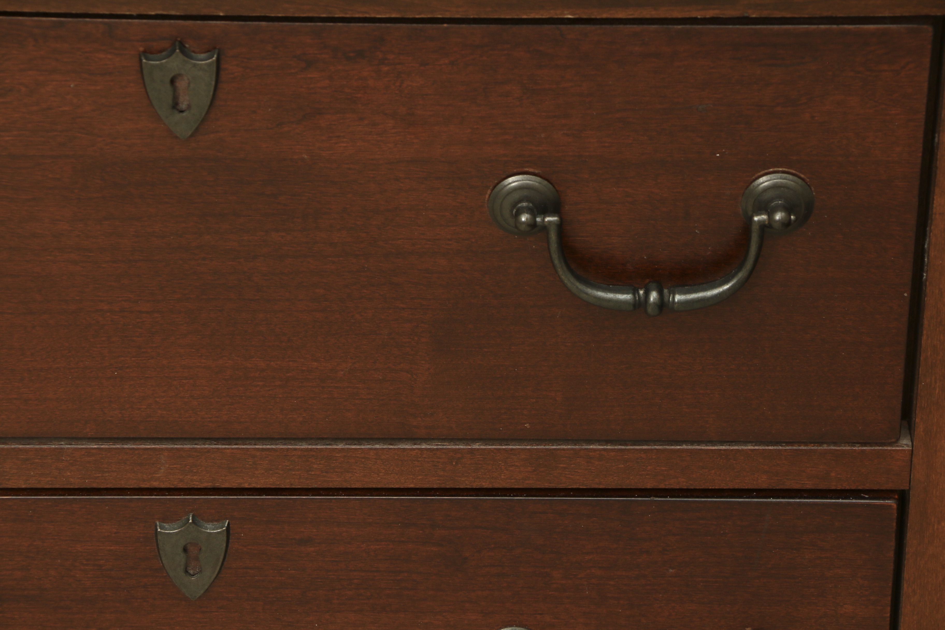 Broyhill Louis Philippe Style Mahogany-Stained King Sleigh Bed and Nightstands