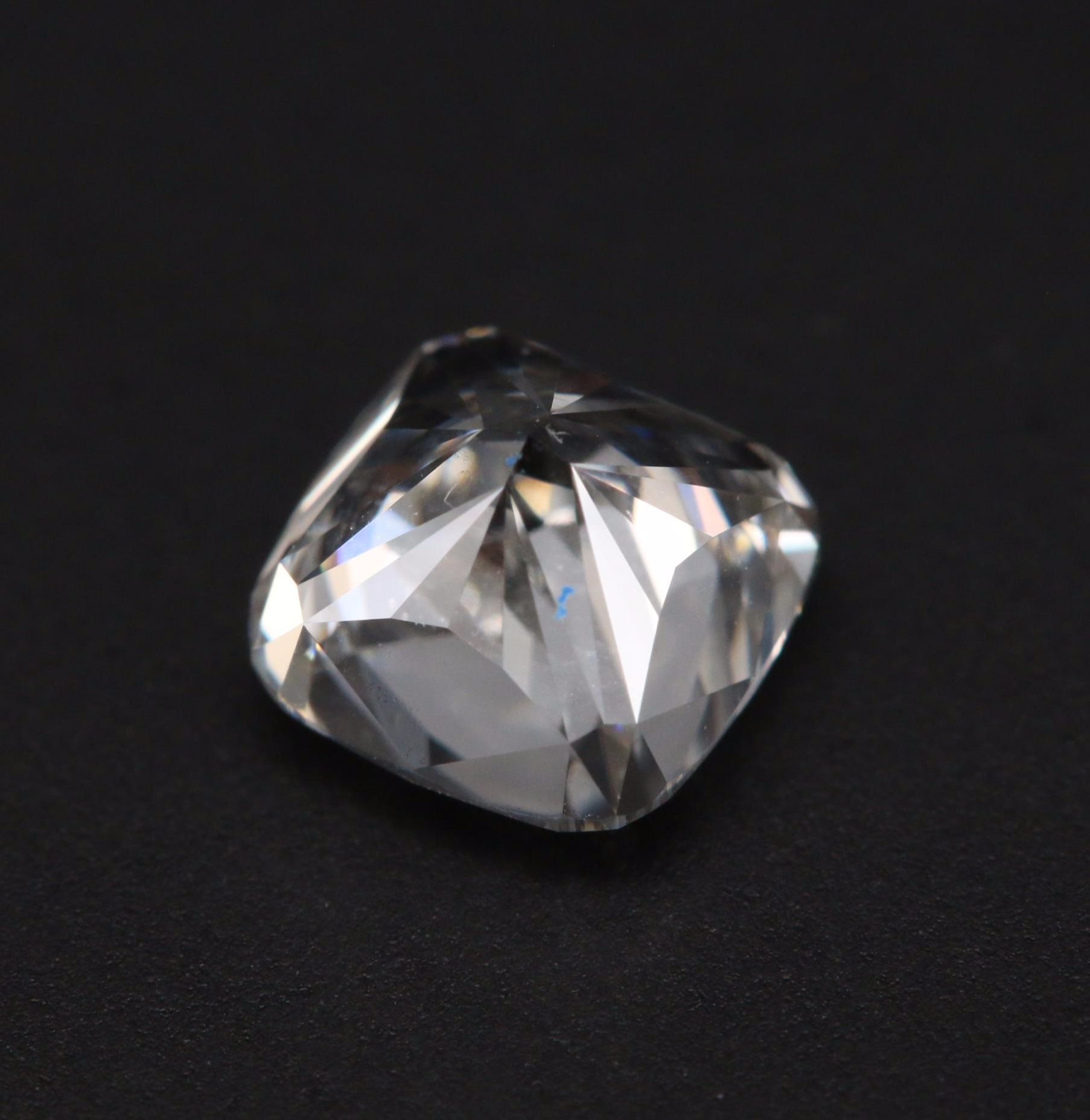 Loose 0.90 CT Cushion Modified Brilliant Diamond with GIA Dossier