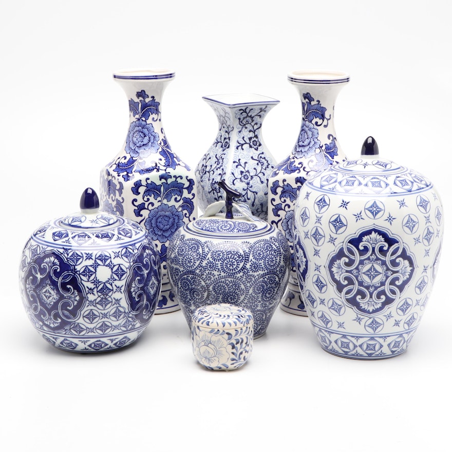 Chinese Blue and White Porcelain Vases and Ginger Jars