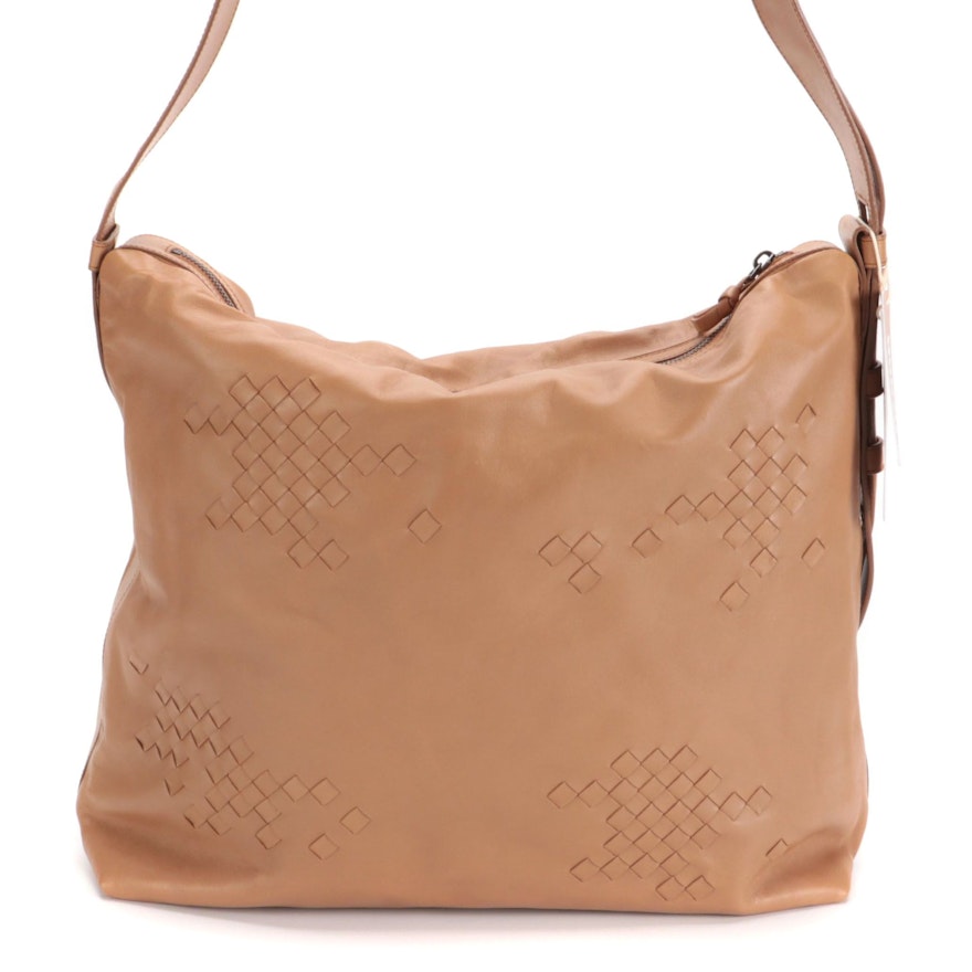 Bottega Veneta Zip Top Messenger Bag in Mocha Leather with Intrecciato Detail