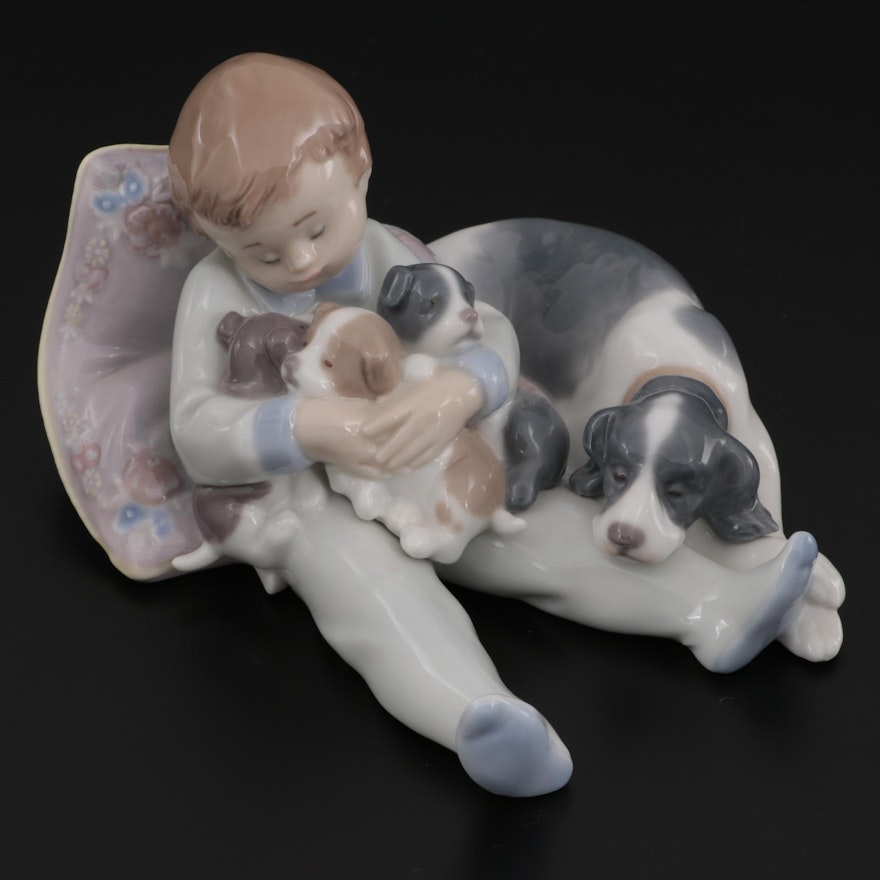 Lladró "Sweet Dreams" Porcelain Figurine Designed by Antonio Ramos