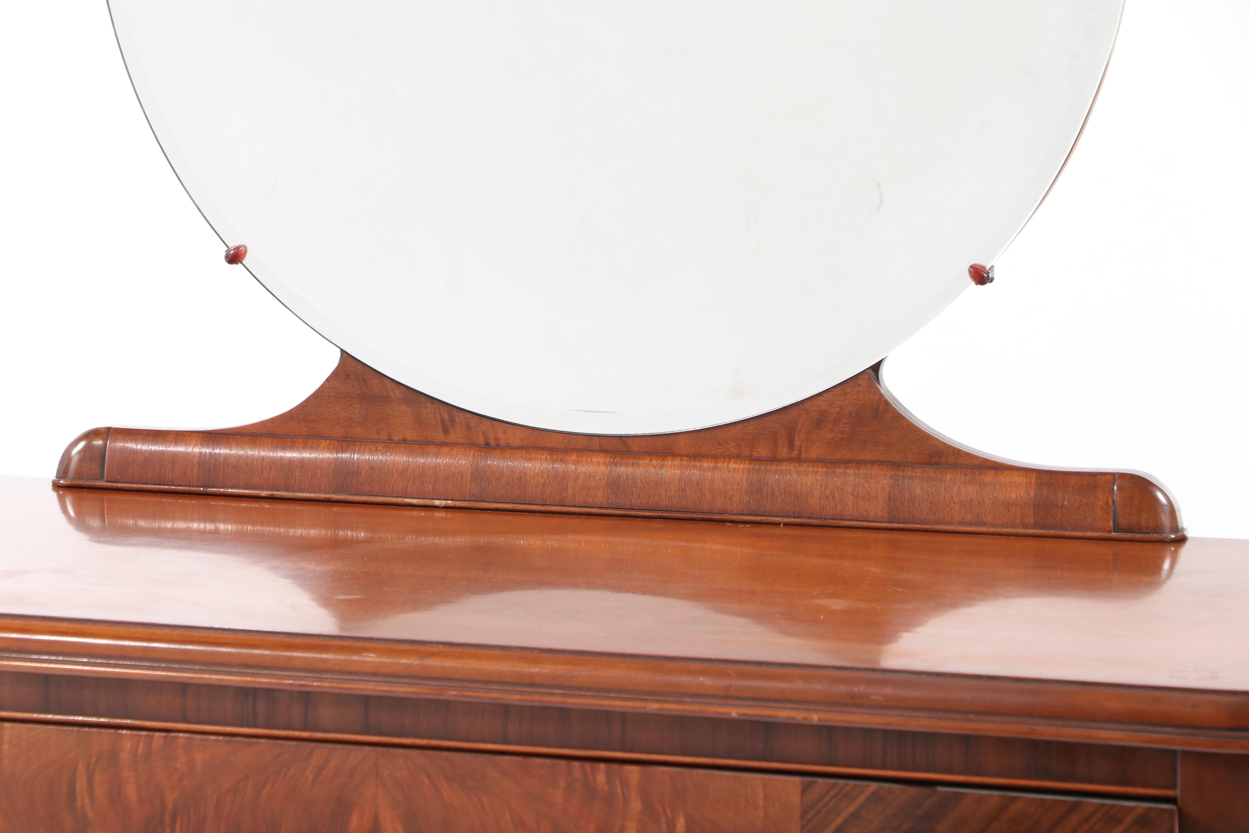 Hibriten Furniture Co. Art Deco Walnut Three-Drawer Dresser, circa 1930