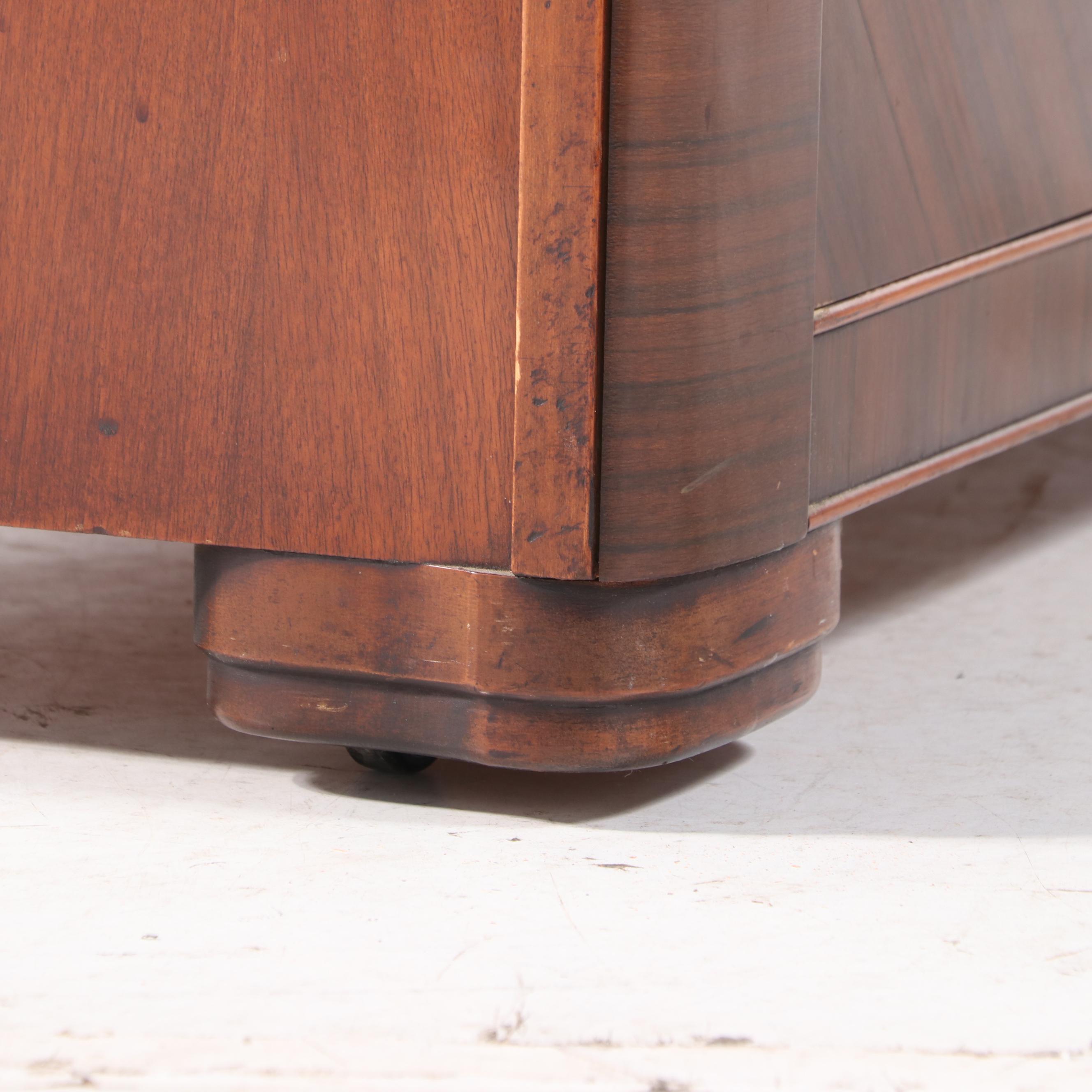 Hibriten Furniture Co. Art Deco Walnut Three-Drawer Dresser, circa 1930