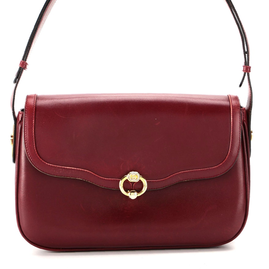 Gucci Shoulder Bag in Red Smooth Leather