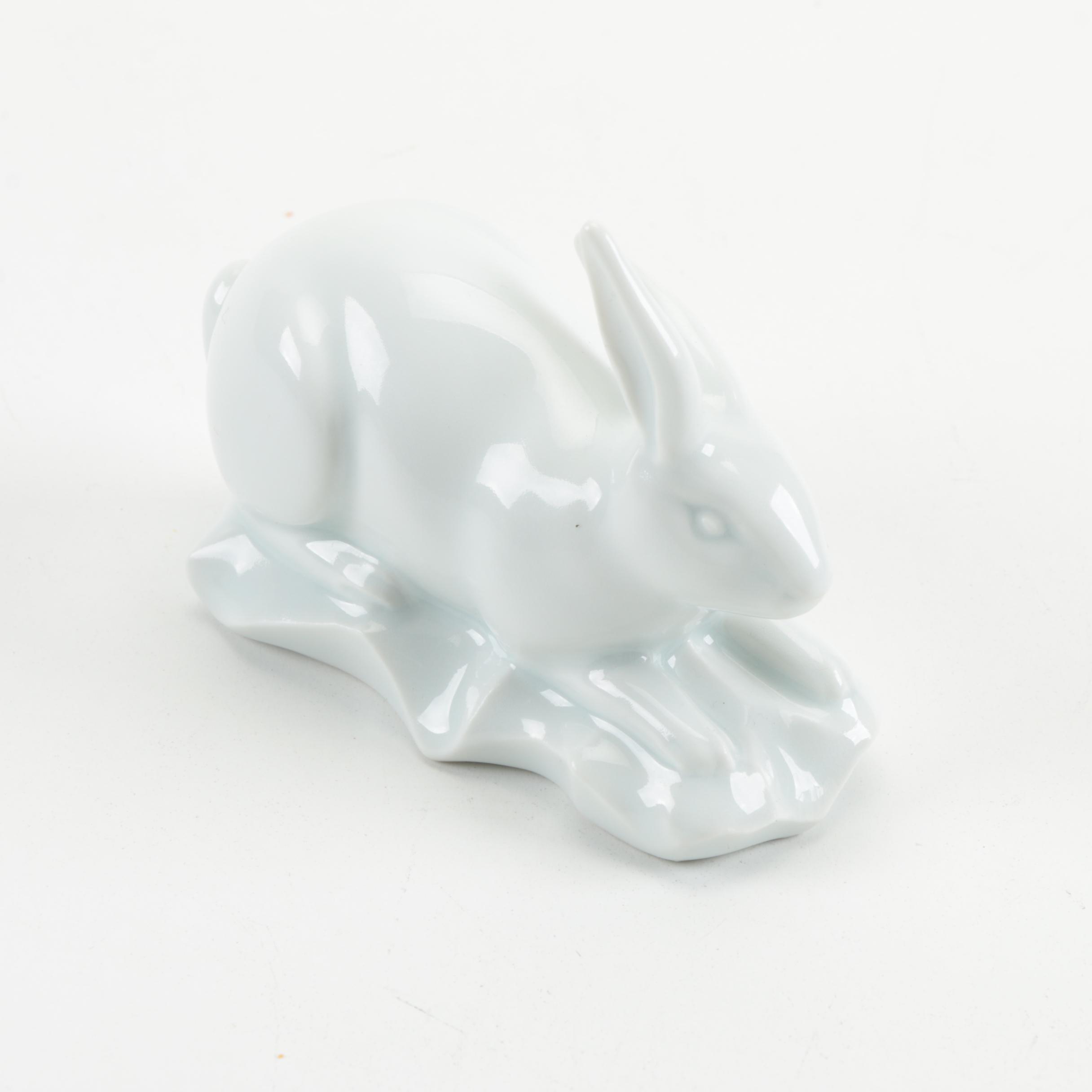 Herend "Rothschild Bird" Shaker with Other Hand-Painted Limoges Porcelain Décor