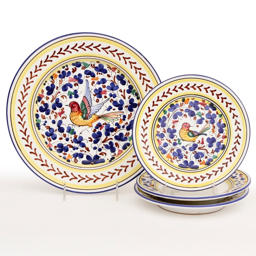 Toscana Italian Maiolica Earthenware Chop Plate and Salad Plates, Late 20th C.