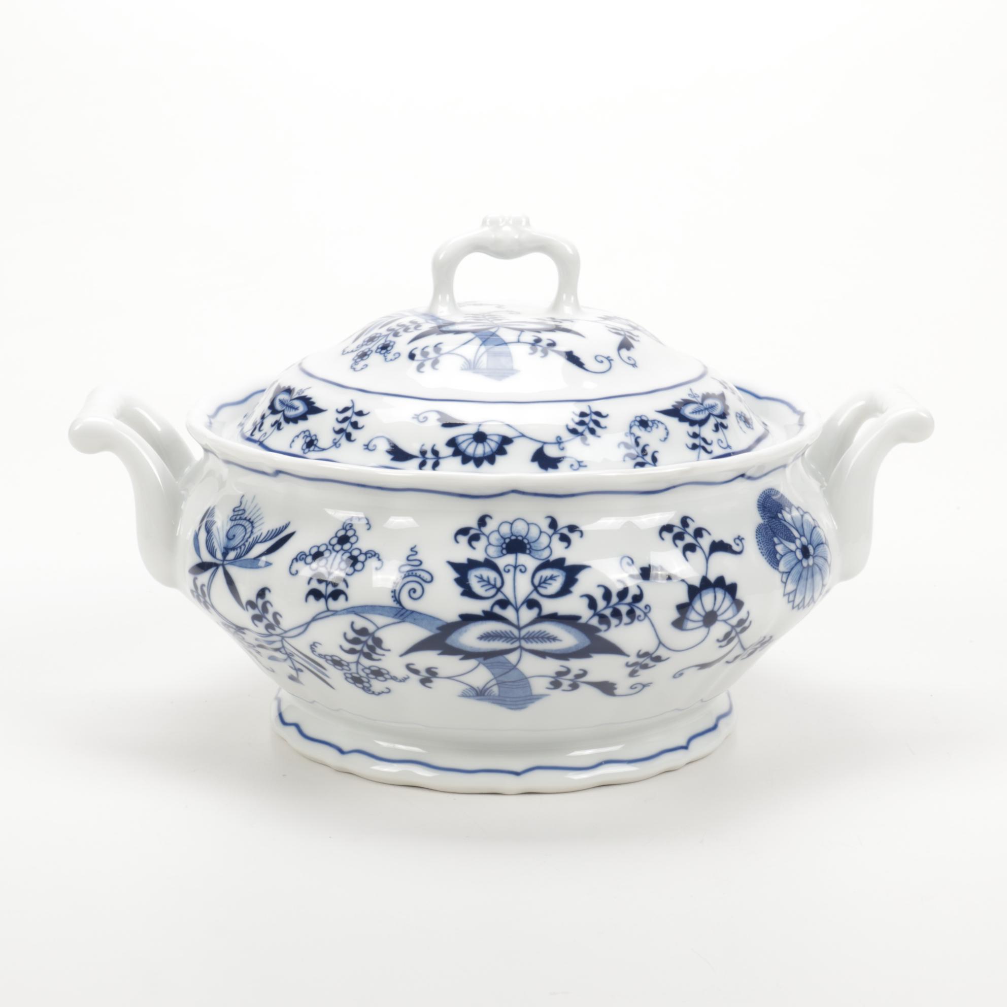 Blue Danube of Japan "Blue Onion" Ceramic Serving Dishes, Mid to Late 20th C.