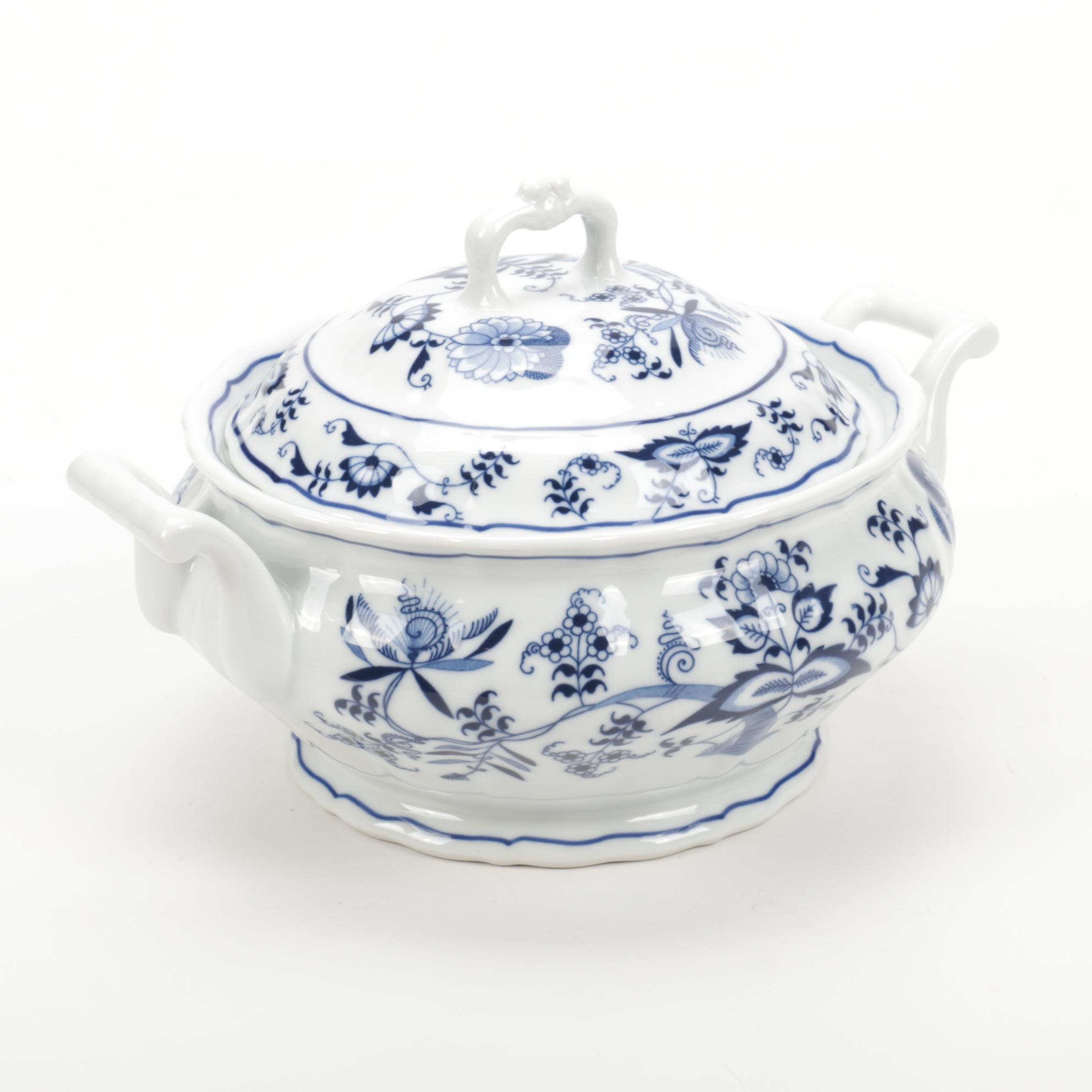 Blue Danube of Japan "Blue Onion" Ceramic Serving Dishes, Mid to Late 20th C.