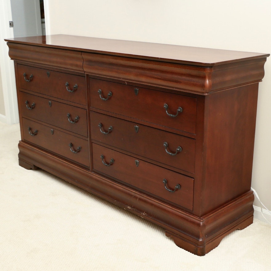 Broyhill Louis Philippe Style Mahogany-Stained Eight-Drawer Dresser