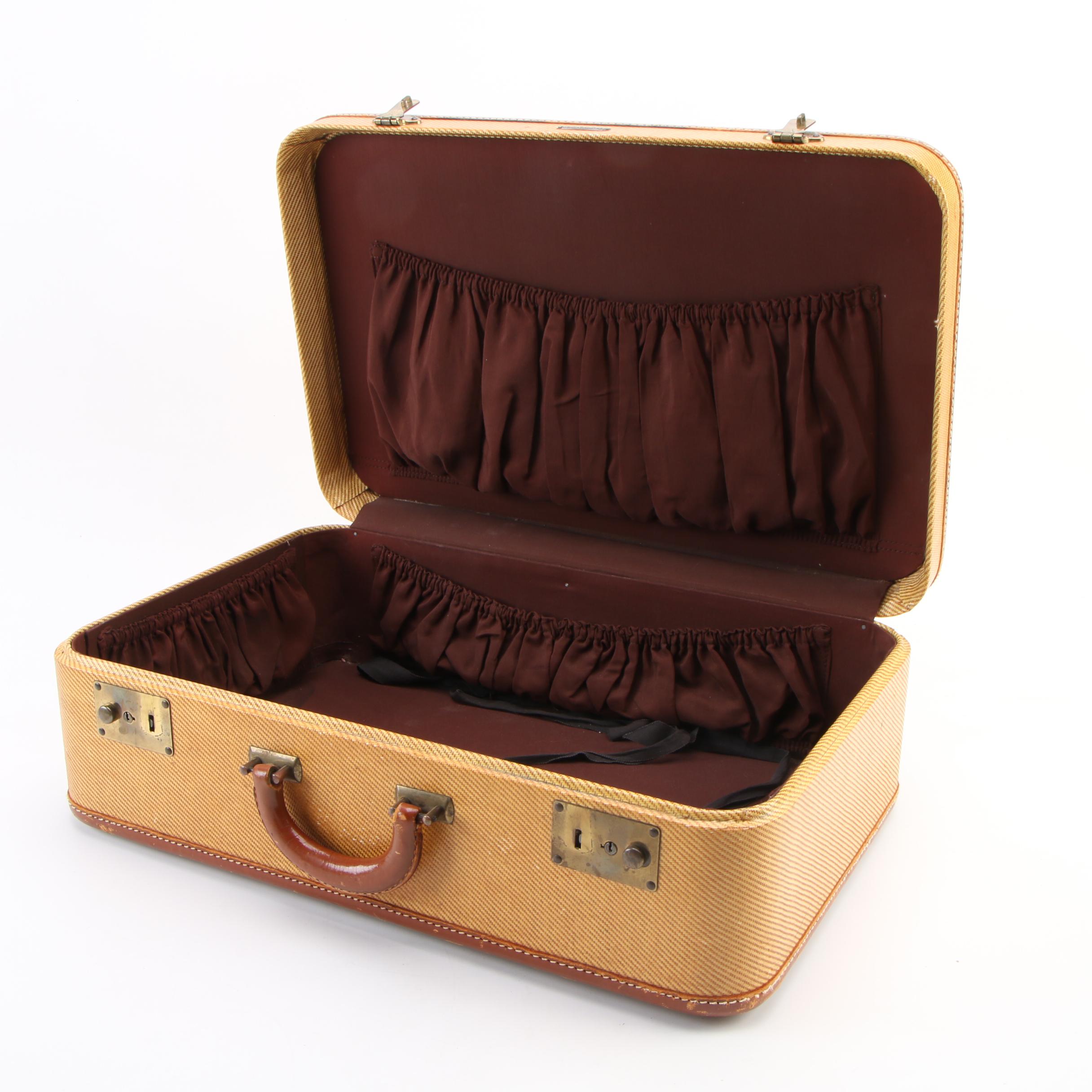Ventriloquist Dummy with Travelling Case and Patty Davidson Training Tape