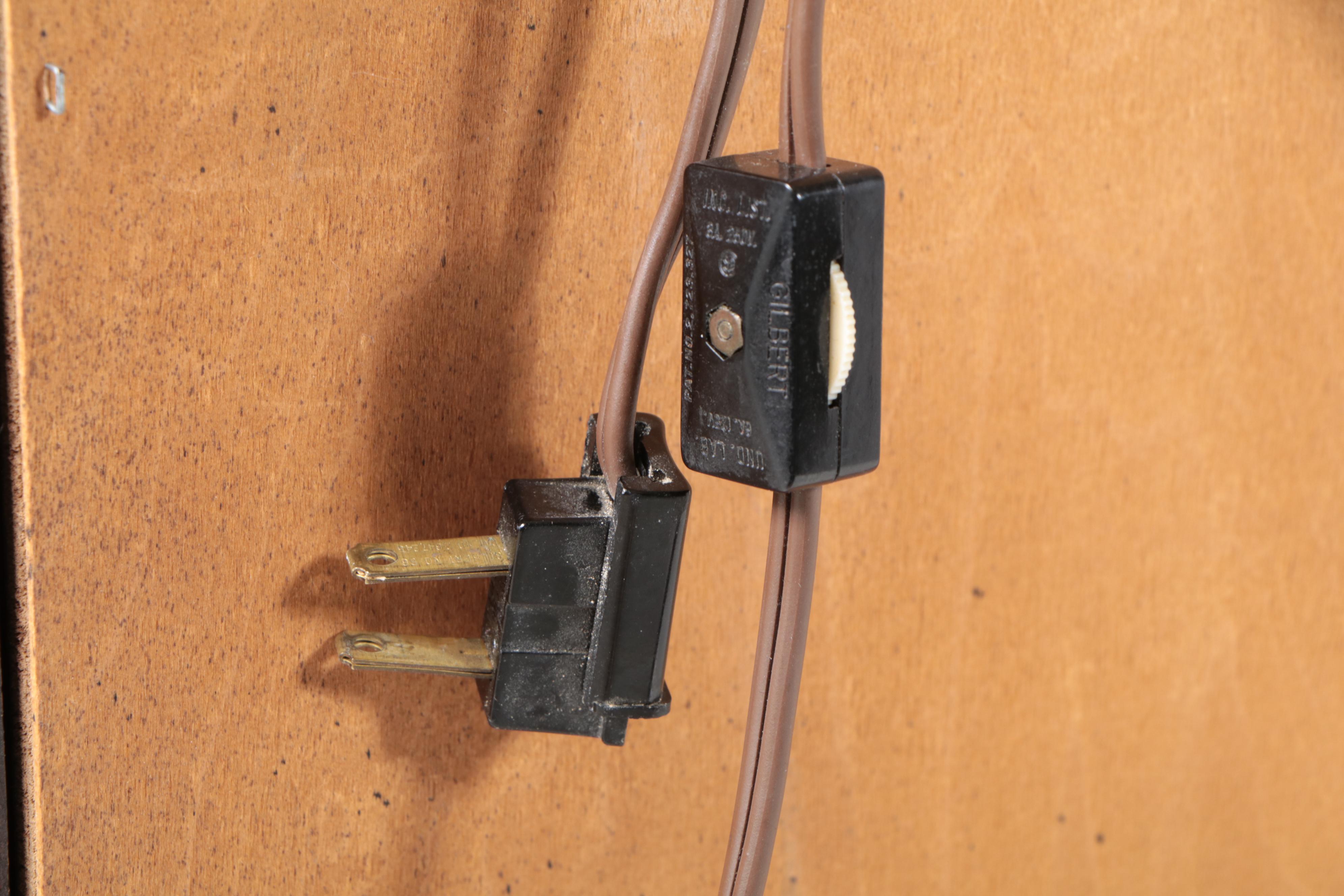 Cushman Classics Oak Illuminated China Cabinet, circa 1970