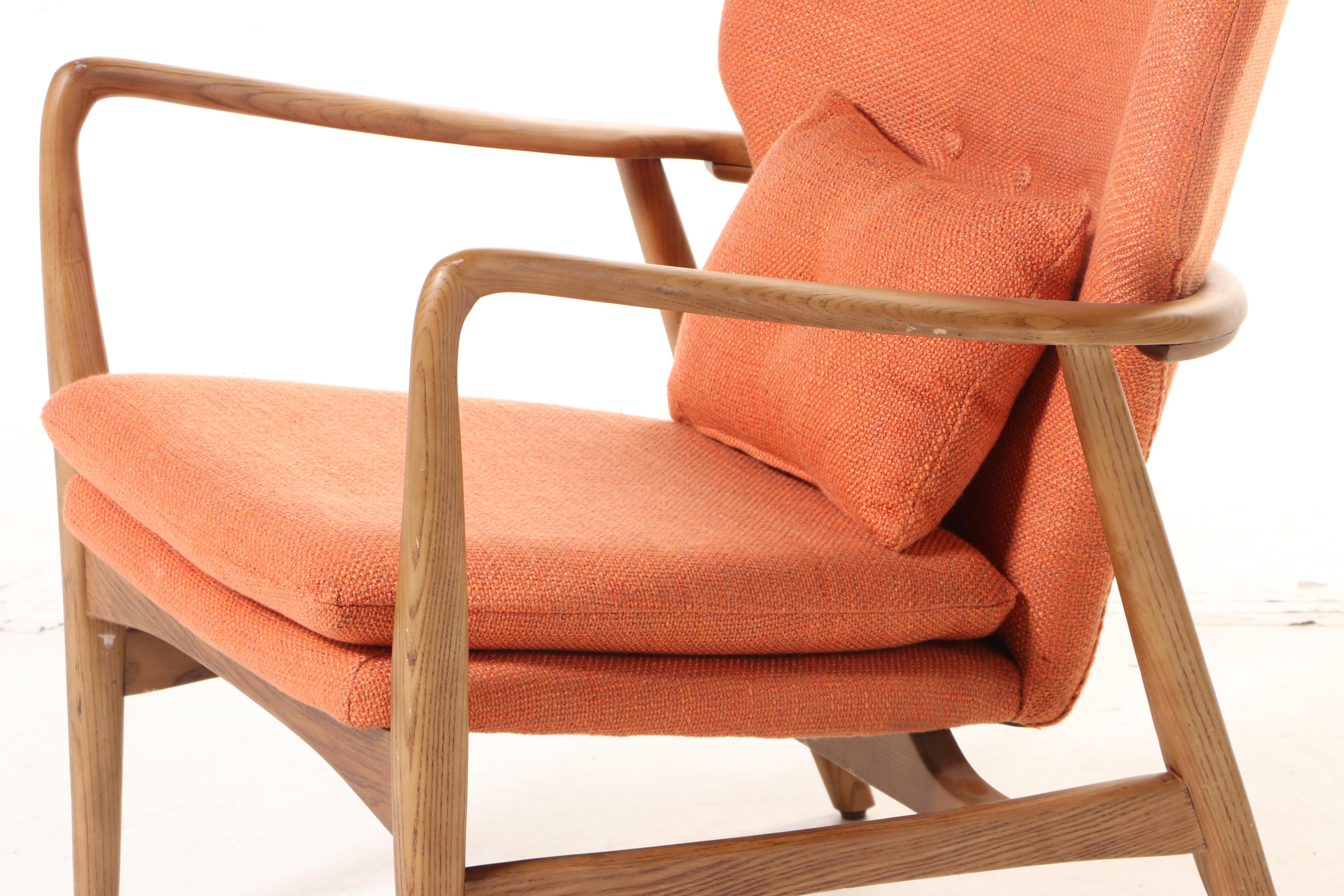 Blue Ocean Traders "Helsinki" Modernist Style Upholstered Ash Lounge Chair