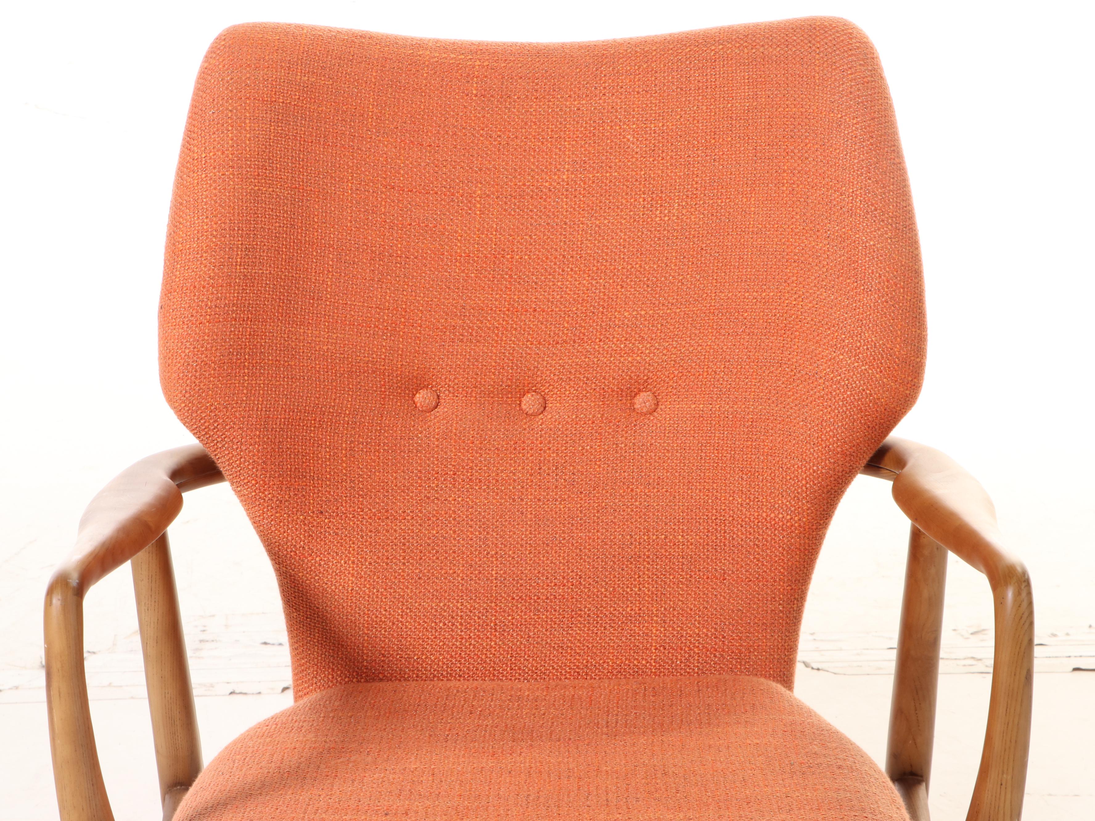 Blue Ocean Traders "Helsinki" Modernist Style Upholstered Ash Lounge Chair