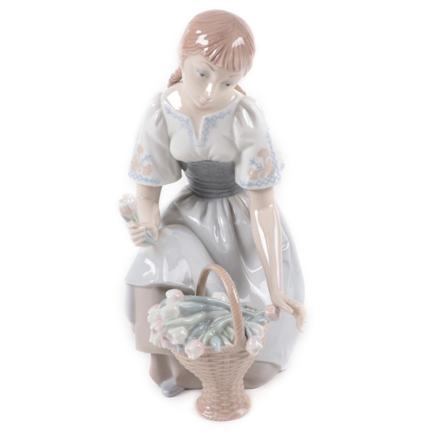Lladró "Girl With Tulips" Porcelain Figurine