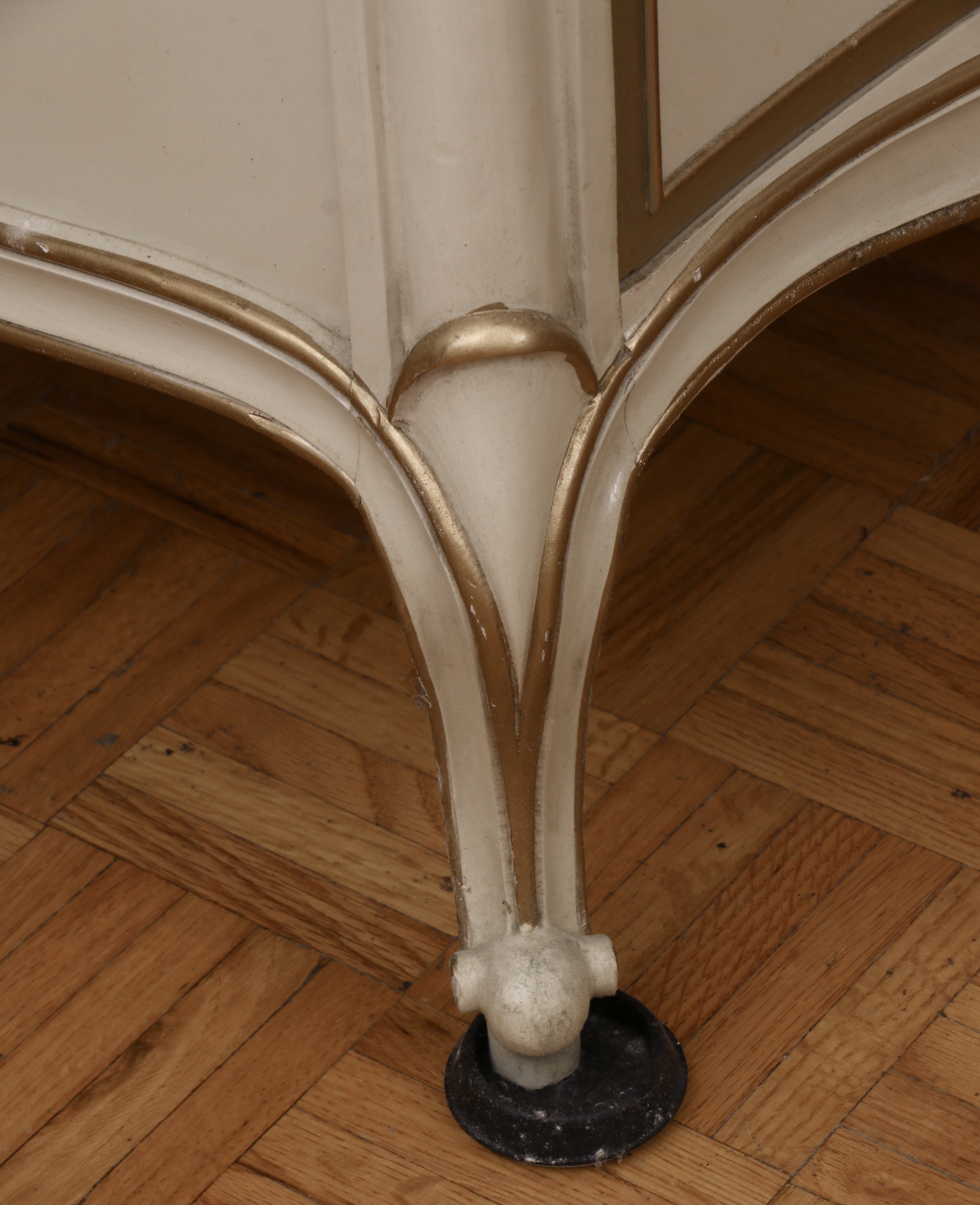 Drexel "Touraine" Cream-Painted and Parcel-Gilt Dresser and Chest of Drawers