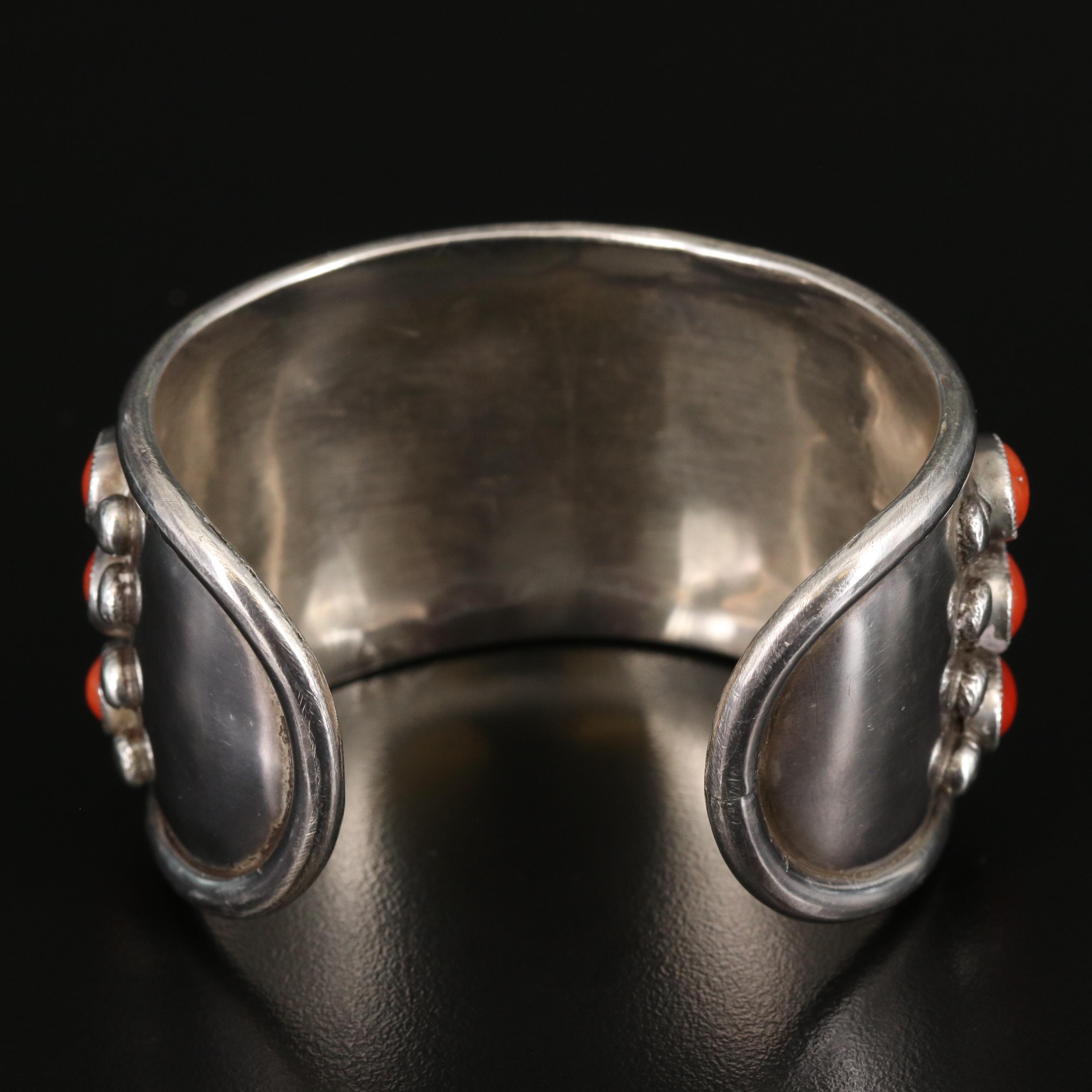 Leo Coriz Kewa Sterling Silver Coral Cuff
