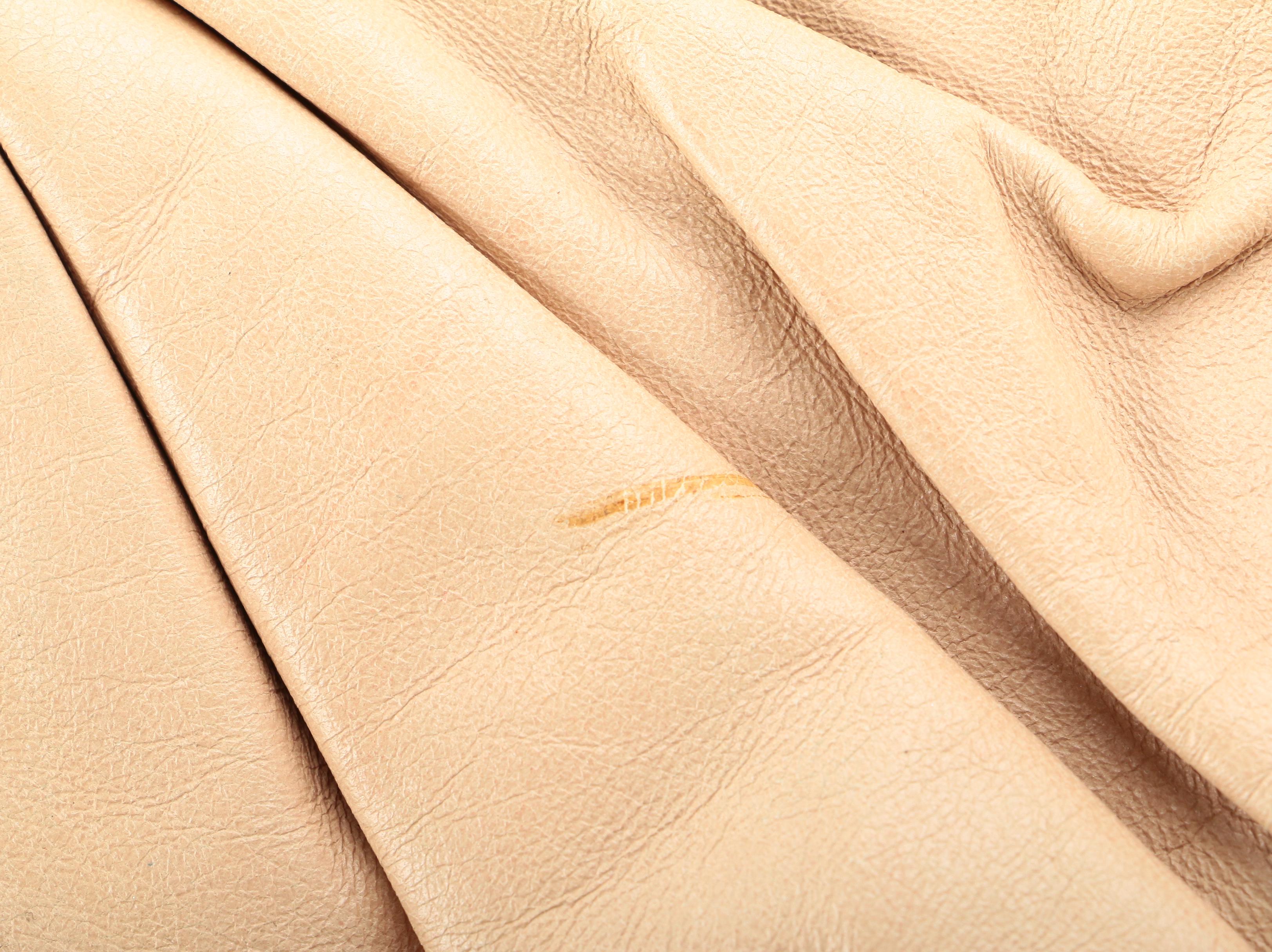 Valentino Garavani Beige Lambskin Leather Foldover Bow Clutch with Chain Strap