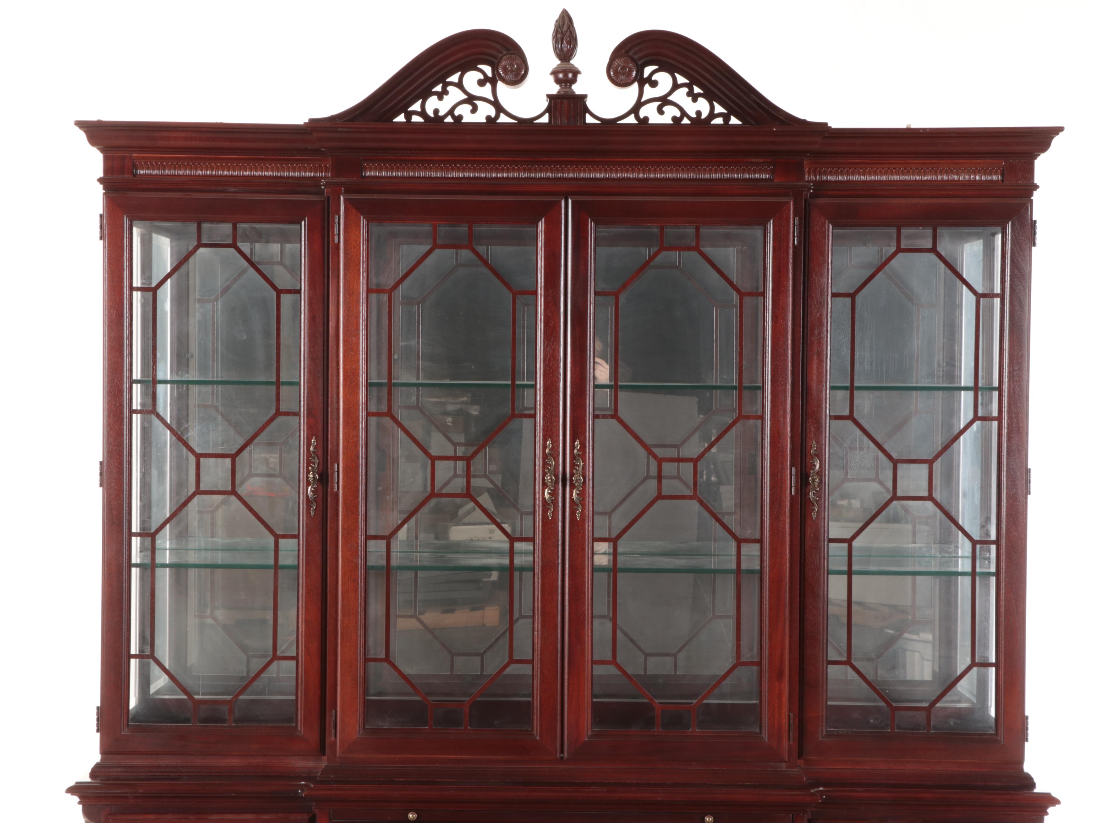 Stanley Furniture "Stoneleigh" Federal Style Mahogany Breakfront China Cabinet