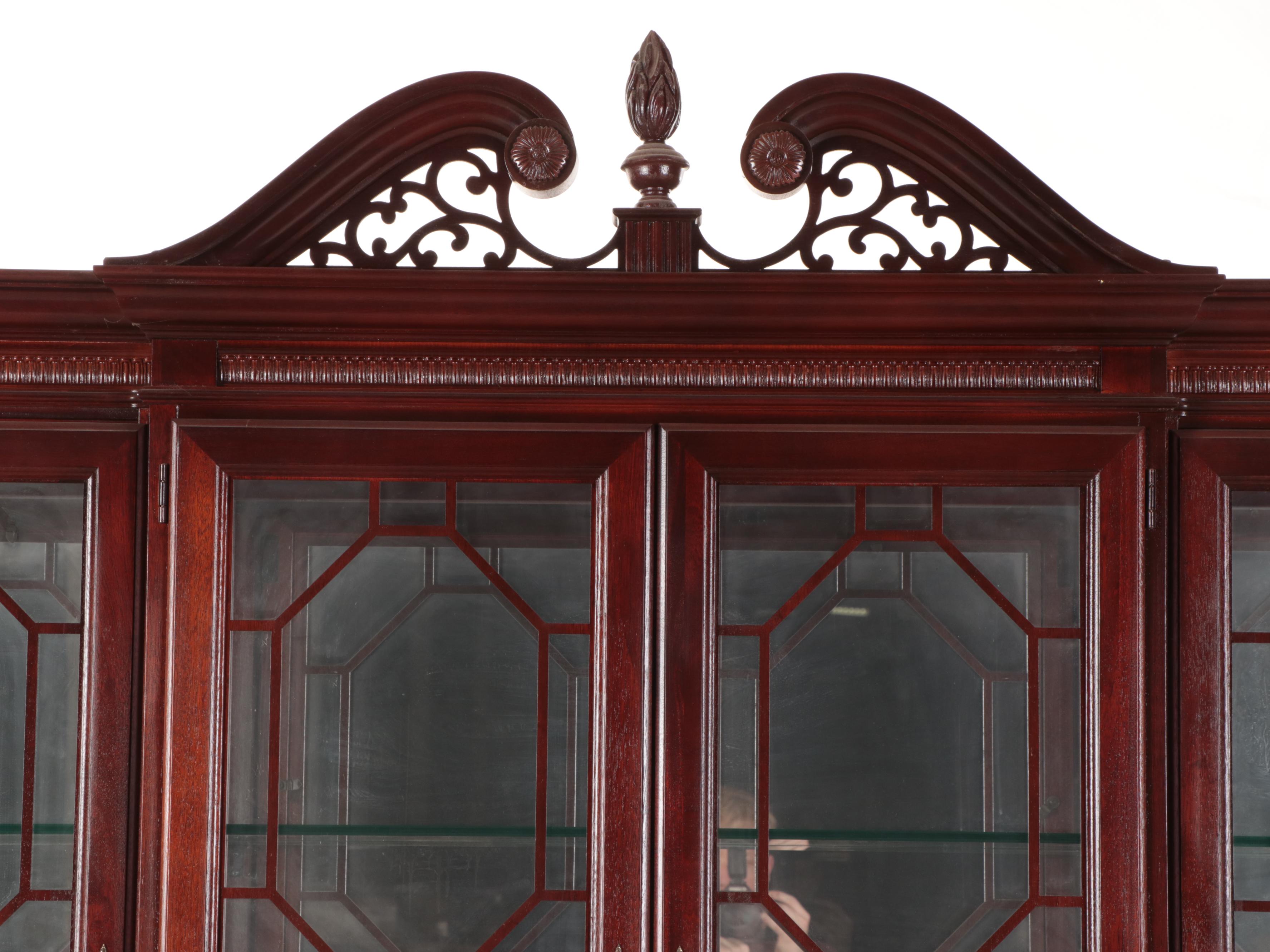 Stanley Furniture "Stoneleigh" Federal Style Mahogany Breakfront China Cabinet