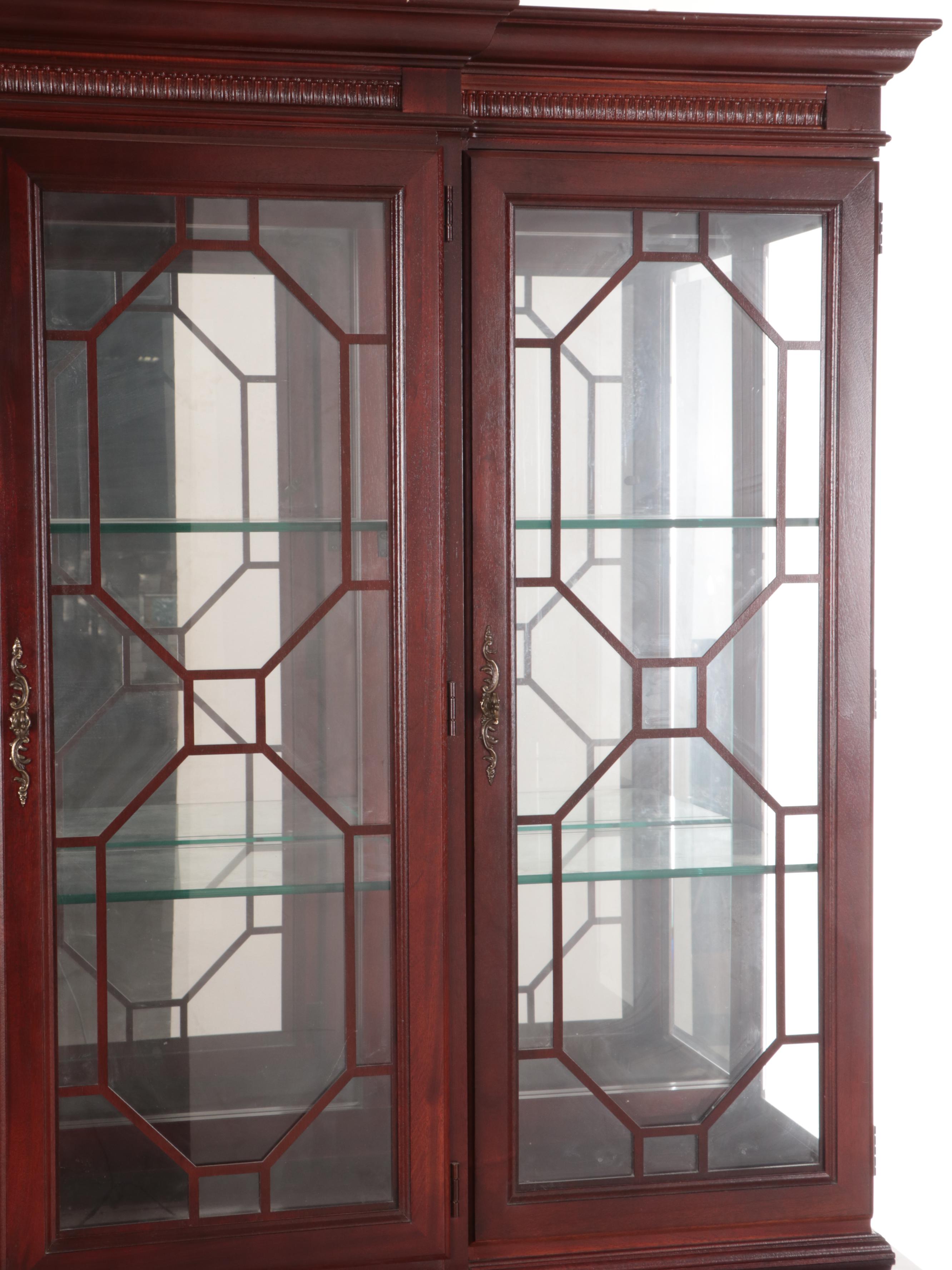 Stanley Furniture "Stoneleigh" Federal Style Mahogany Breakfront China Cabinet