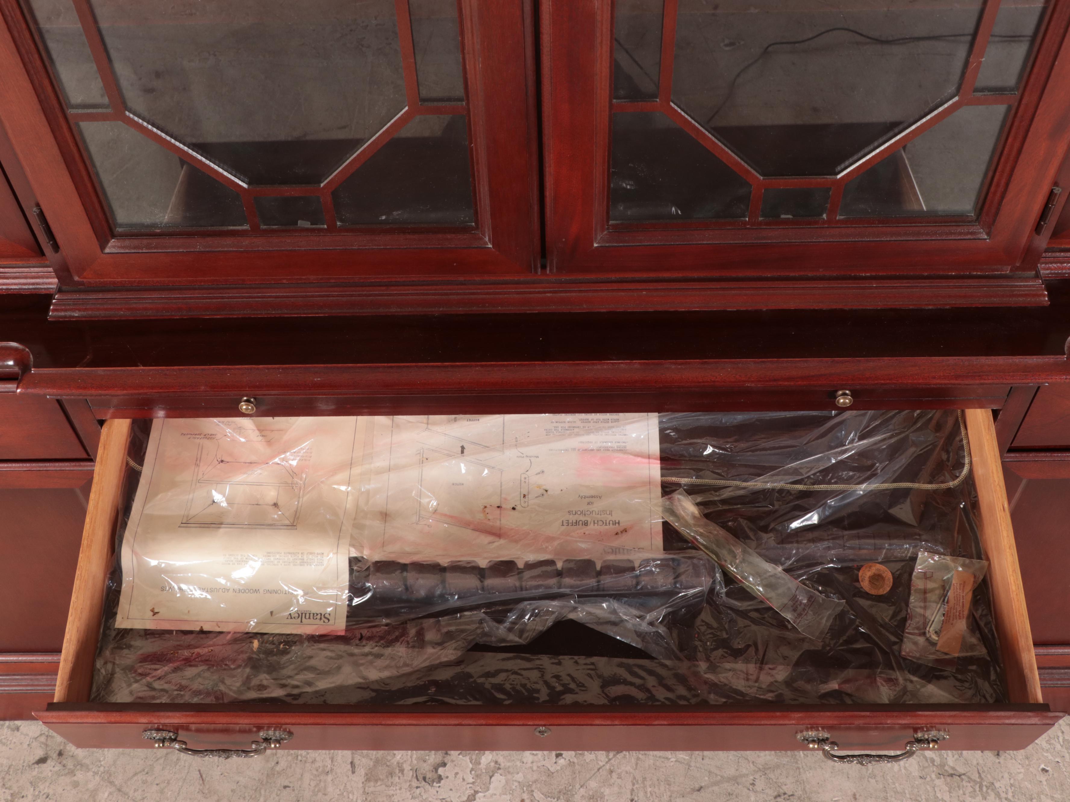 Stanley Furniture "Stoneleigh" Federal Style Mahogany Breakfront China Cabinet