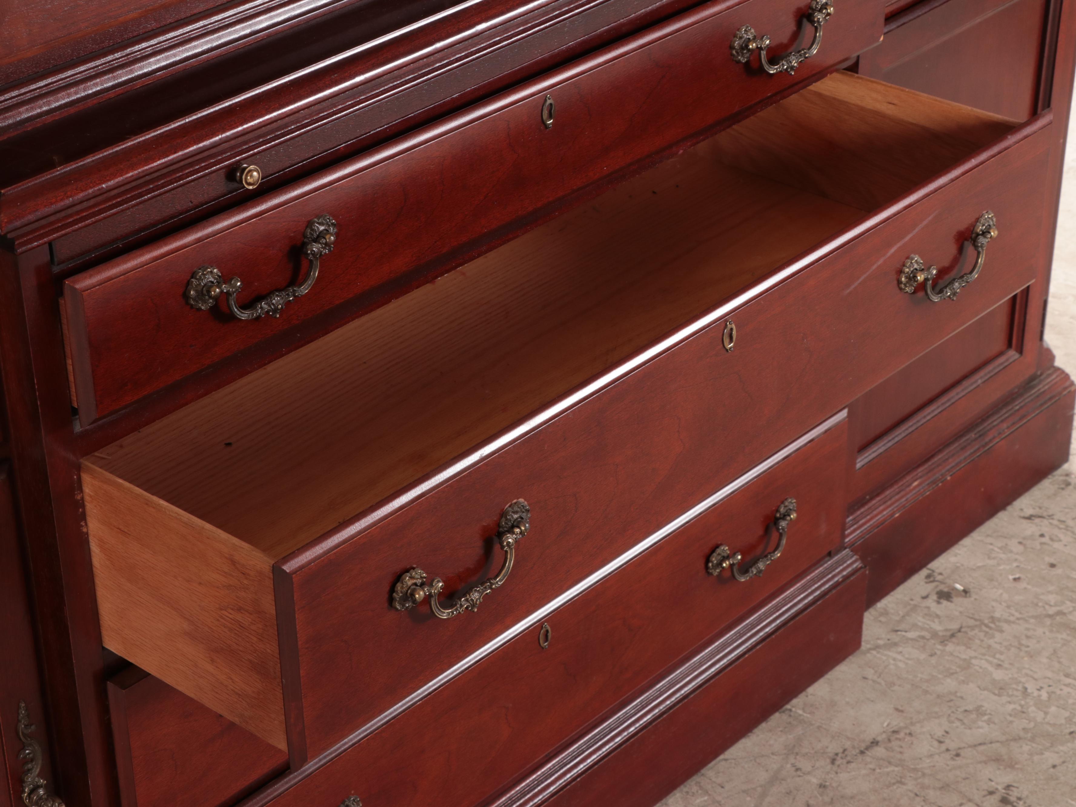 Stanley Furniture "Stoneleigh" Federal Style Mahogany Breakfront China Cabinet