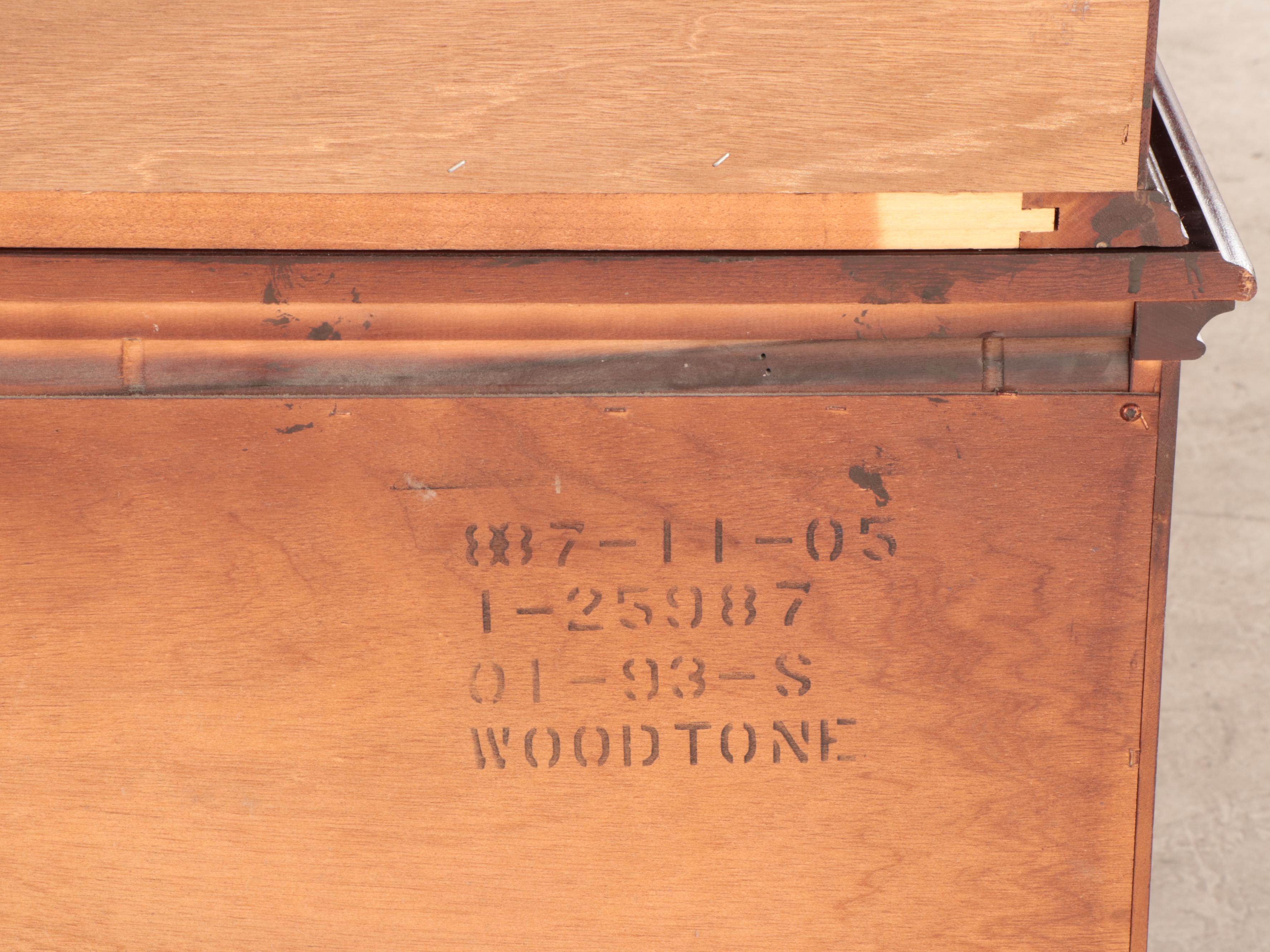 Stanley Furniture "Stoneleigh" Federal Style Mahogany Breakfront China Cabinet