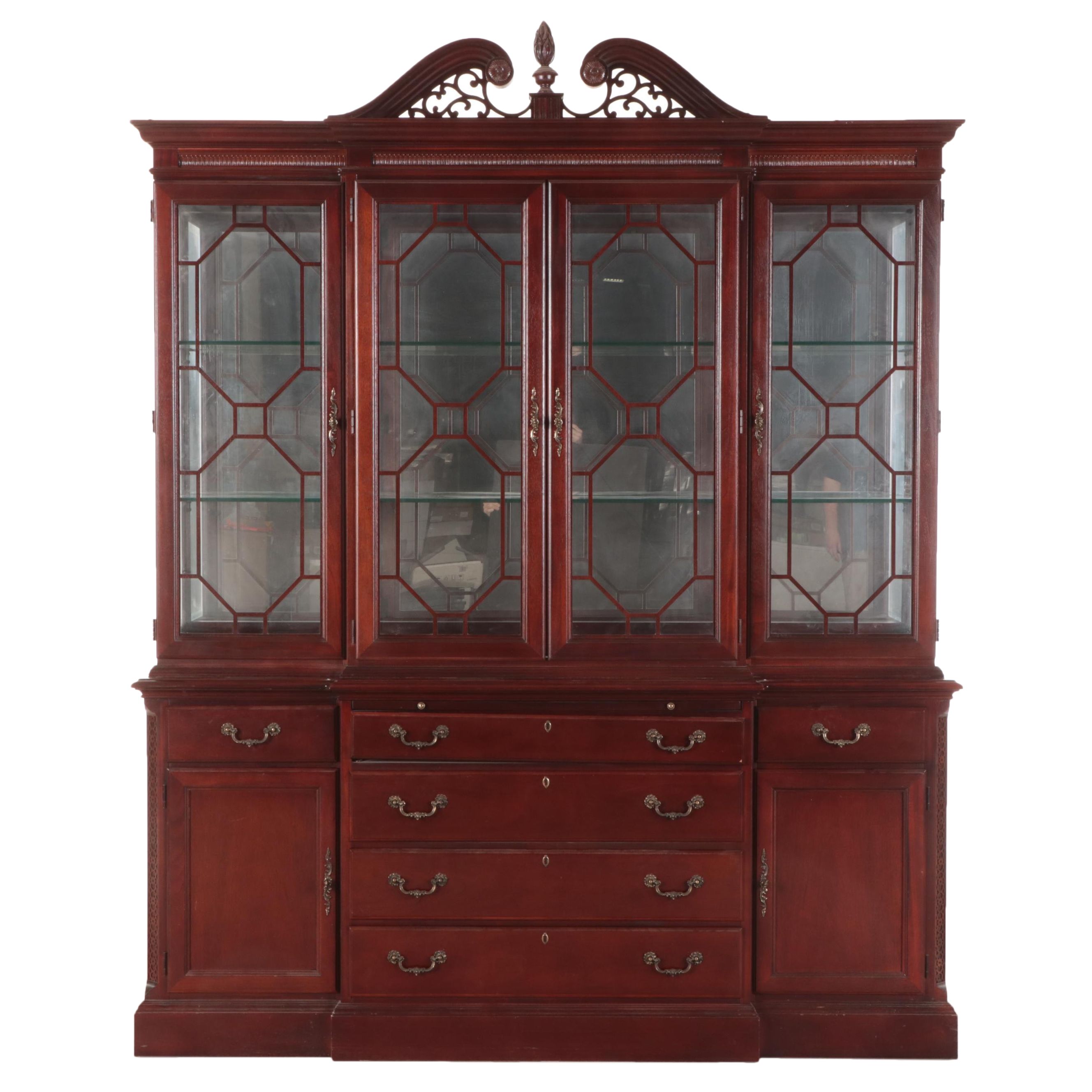 Stanley Furniture "Stoneleigh" Federal Style Mahogany Breakfront China Cabinet
